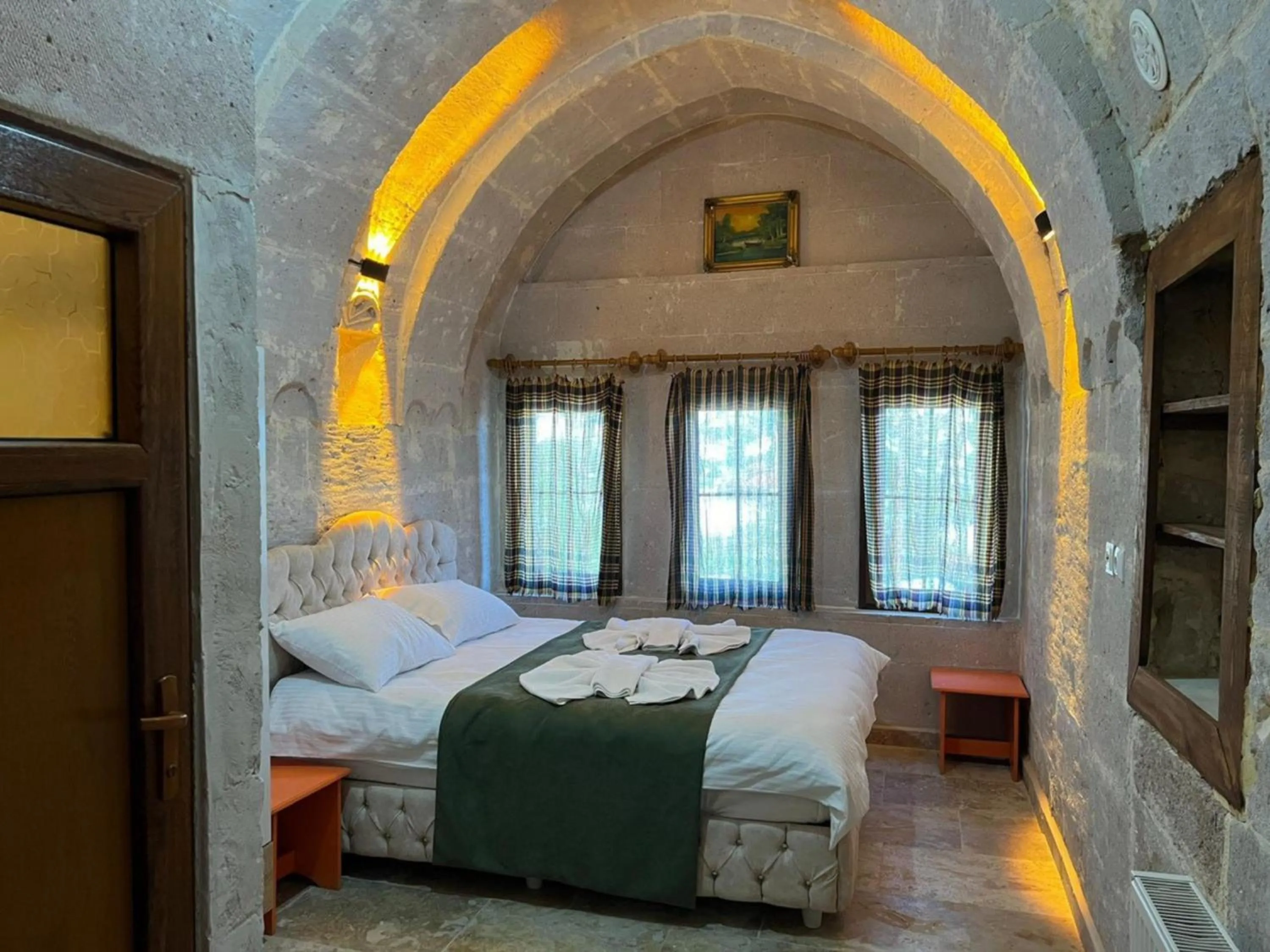 Bed in Yeşilöz inn Cave otel