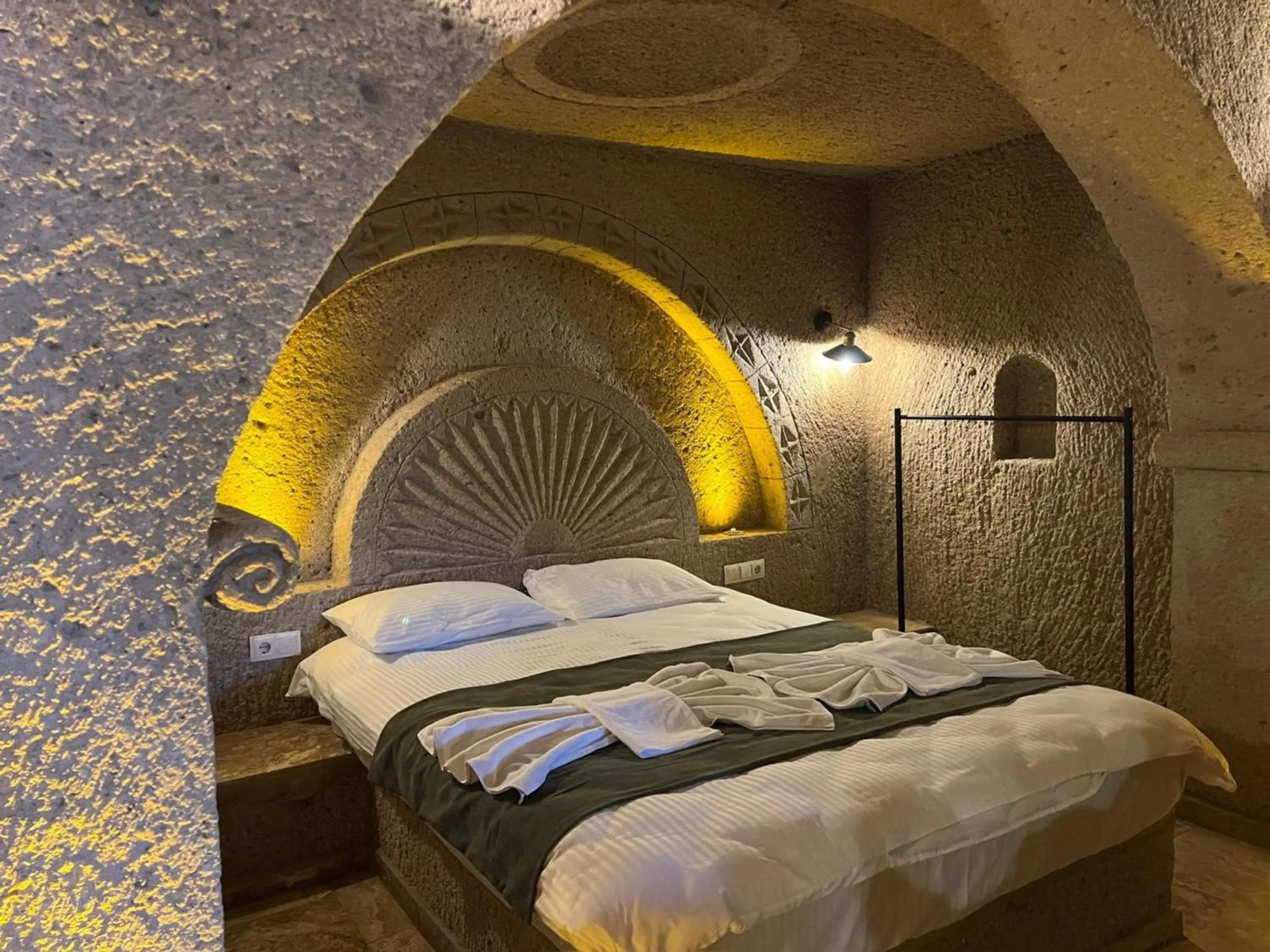 Bed in Yeşilöz inn Cave otel