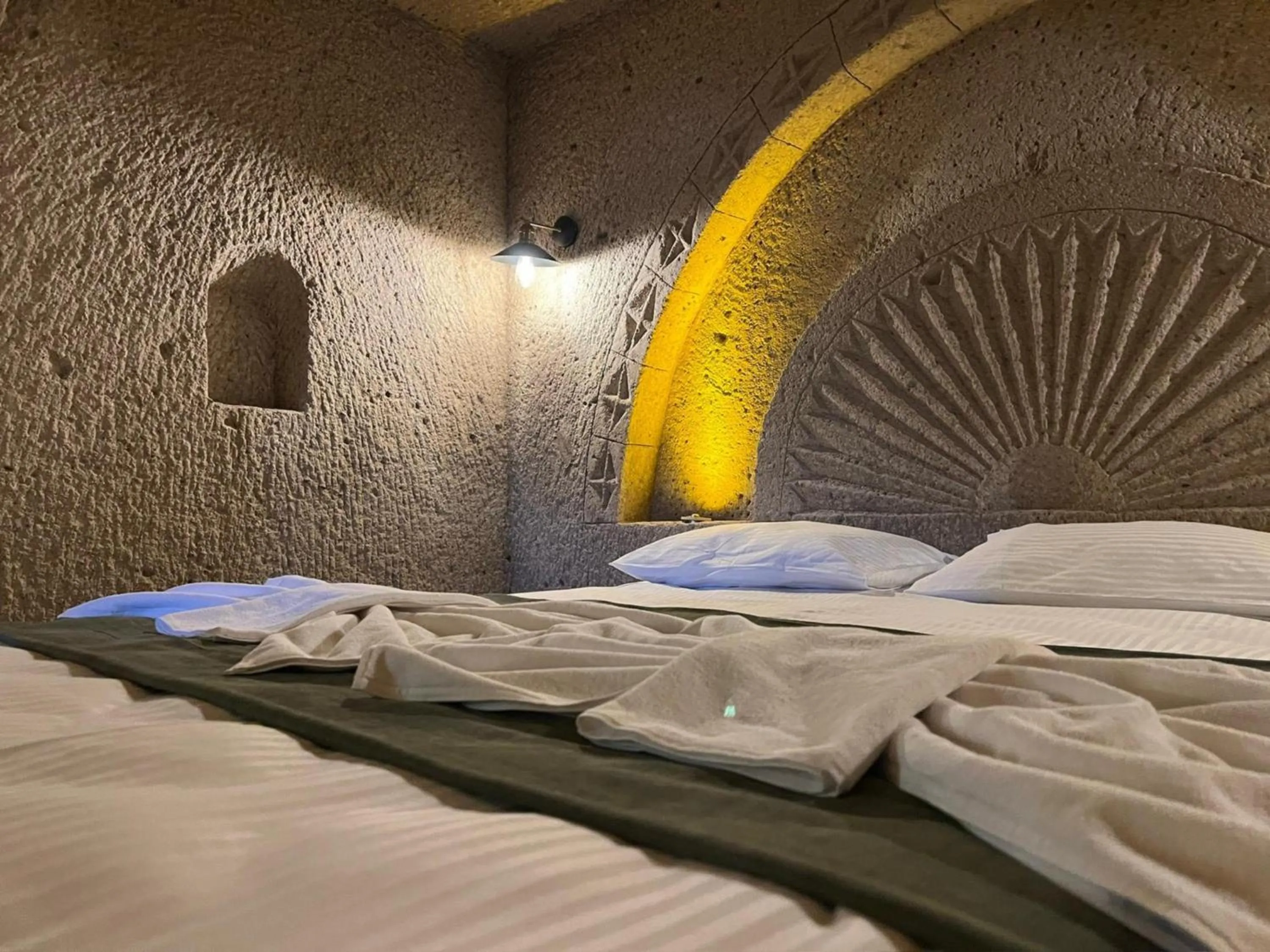 Bed in Yeşilöz inn Cave otel