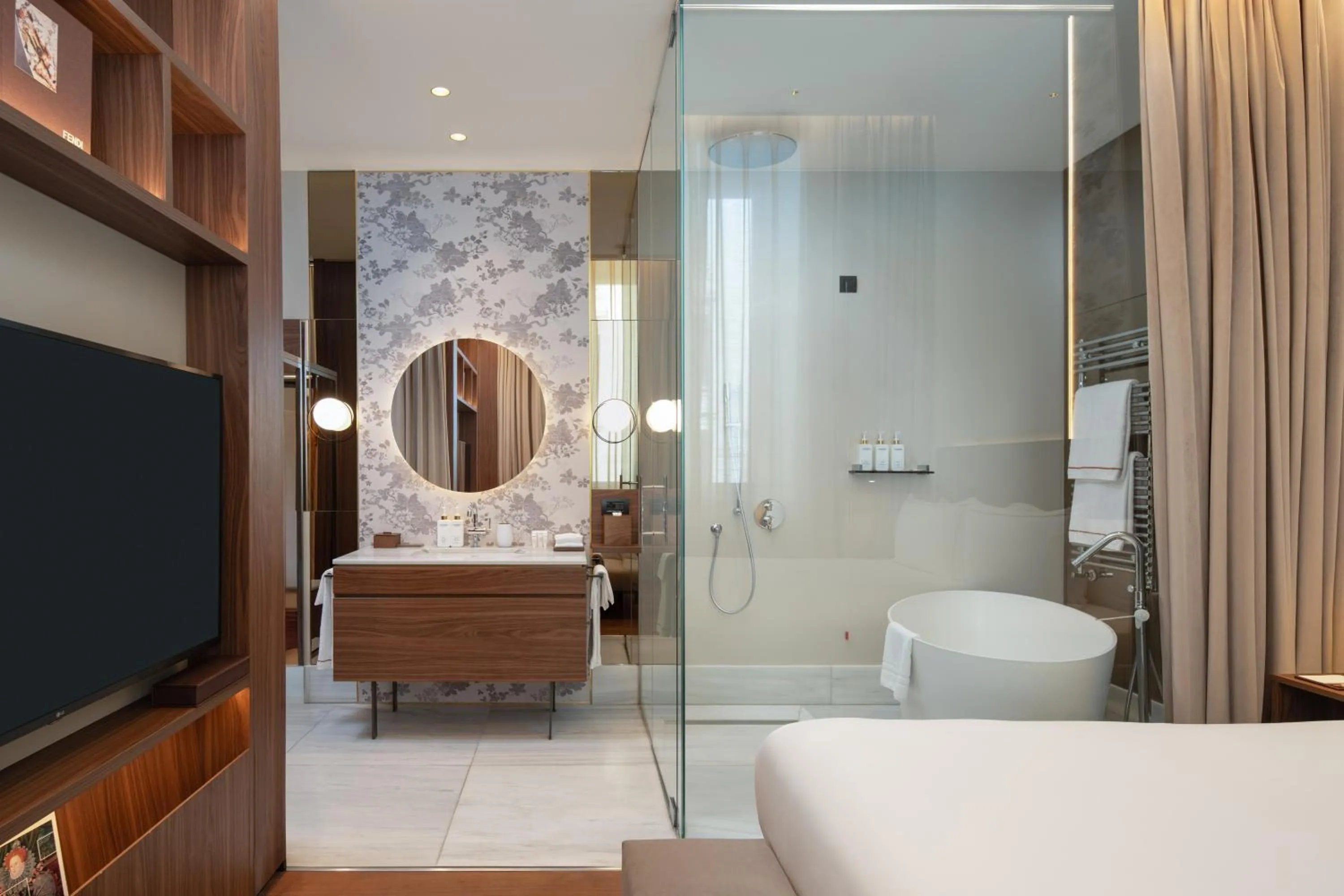 Shower, Bed in Palazzo Cordusio Gran Melia - The Leading Hotels of the World
