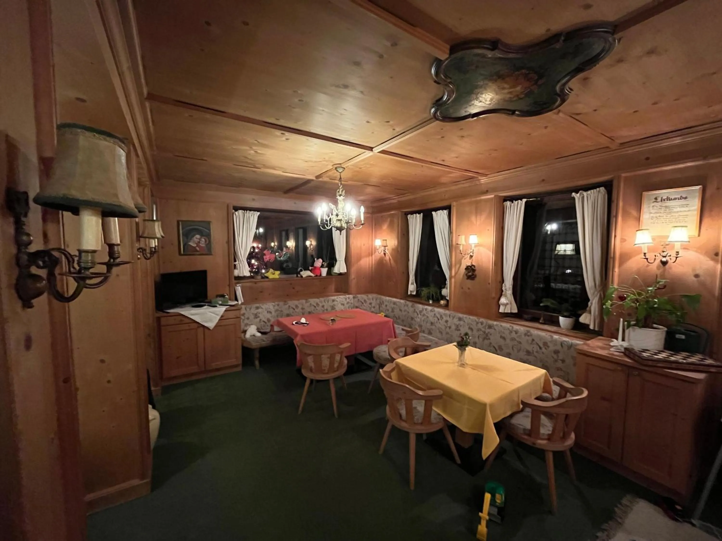 Restaurant/places to eat in Pension Alpina