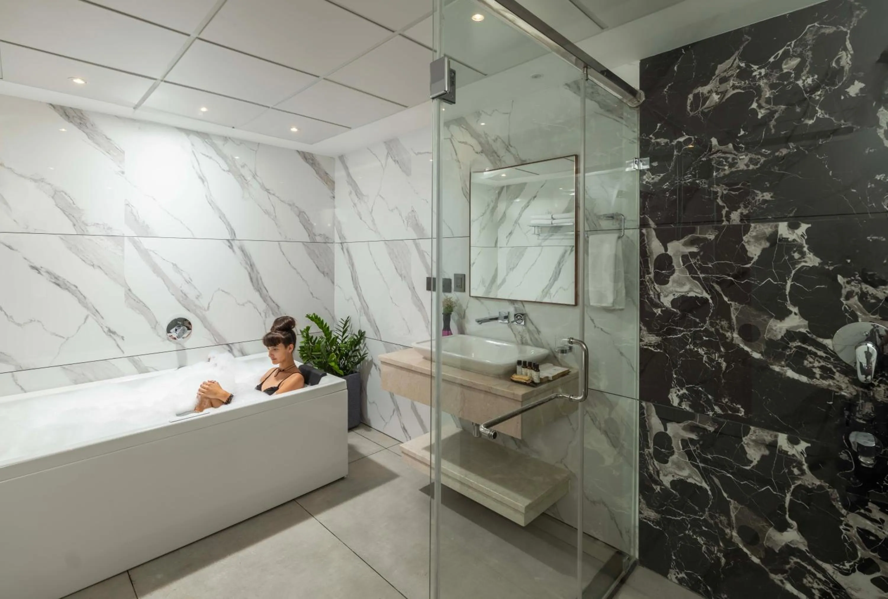 Bathroom in The Grand Cliff Resort Munnar