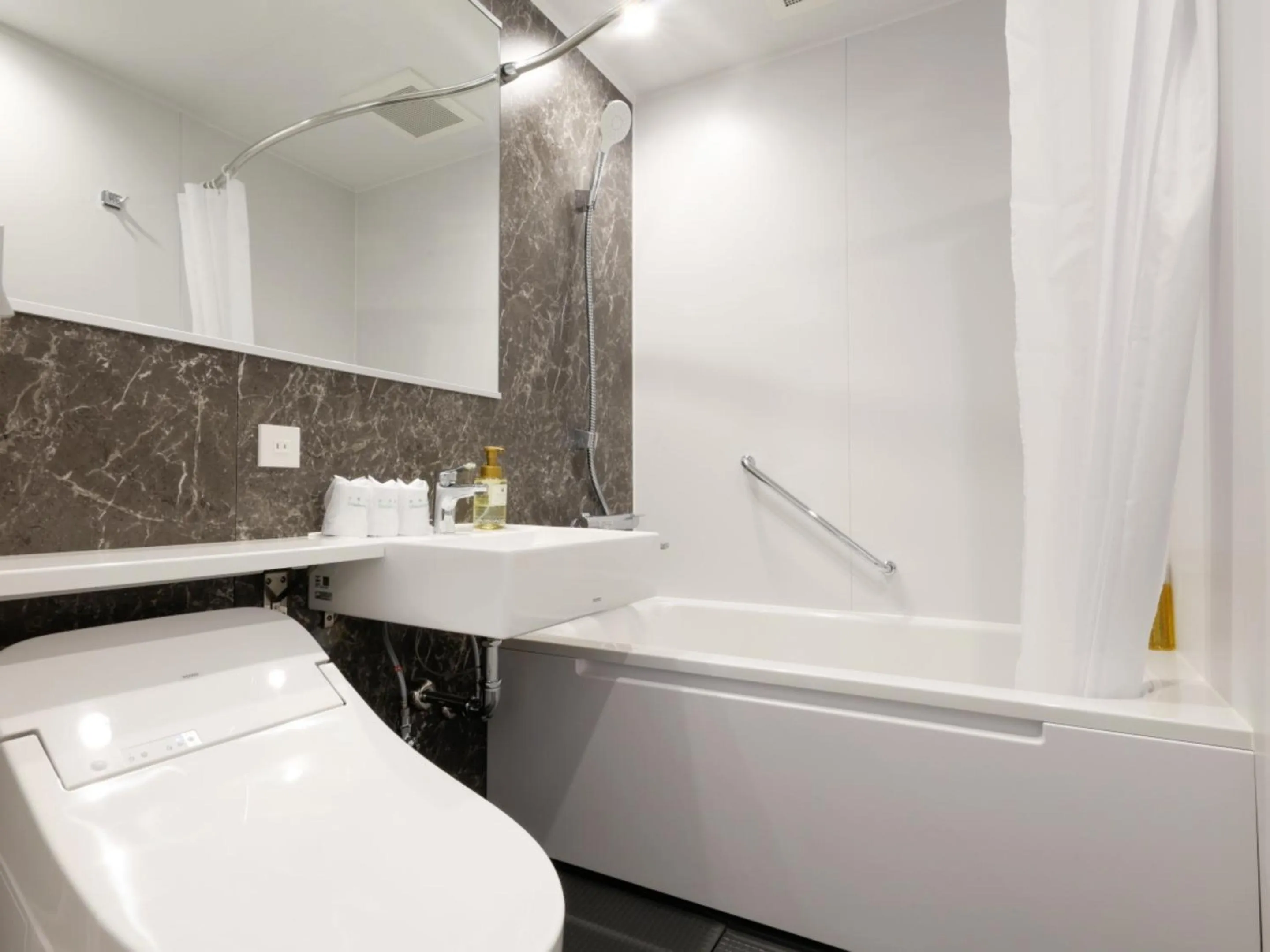 Photo of the whole room in Hotel Kii Tanabe