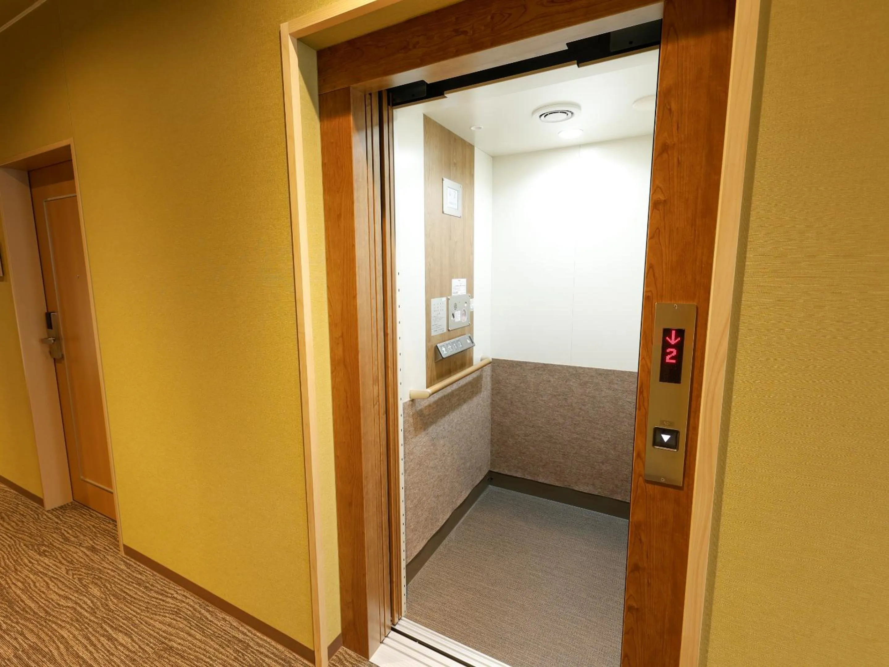 elevator in Hotel Kii Tanabe
