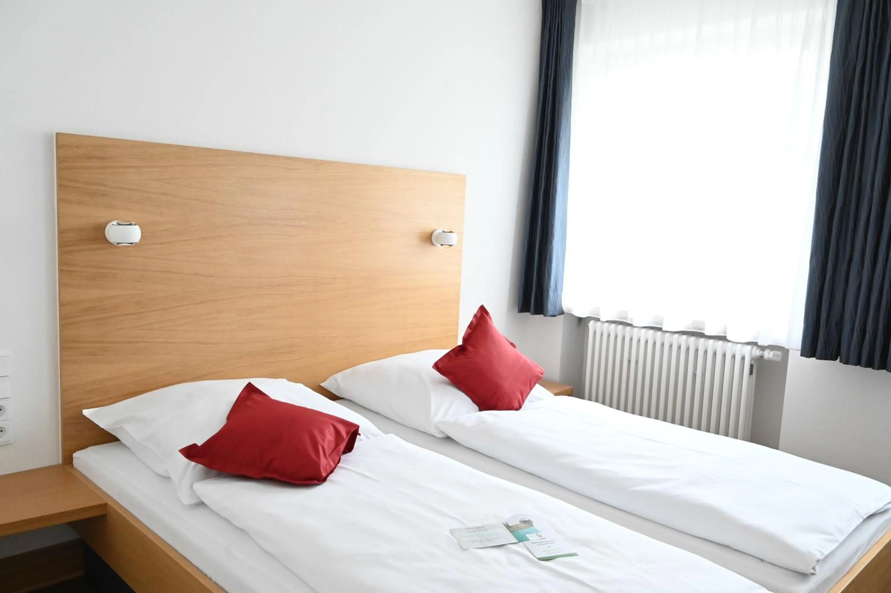 Twin Room with Bathroom - single occupancy in Bildungs- & Tagungshäuser Vierzehnheiligen