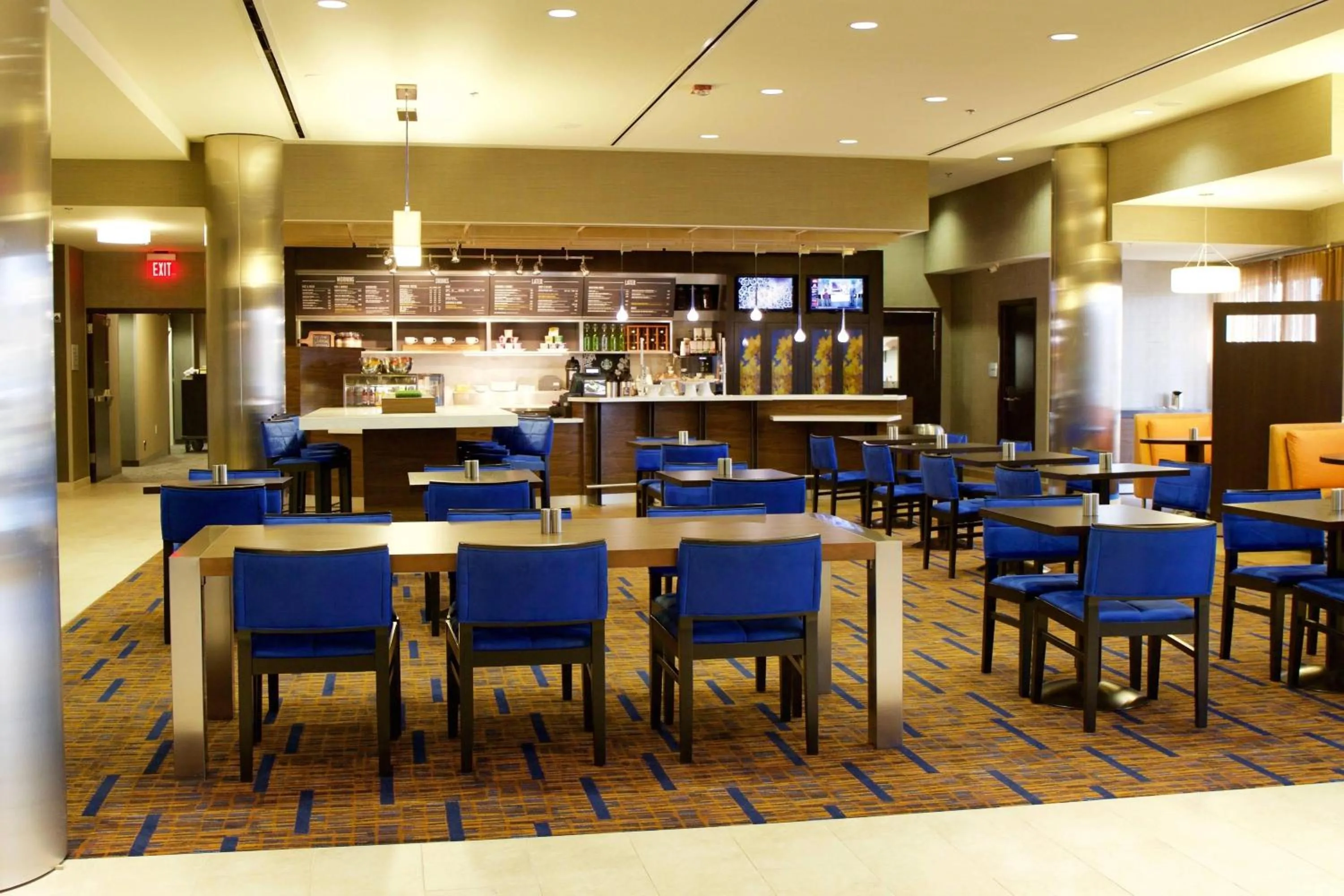 Restaurant/places to eat in Courtyard by Marriott Asheville Airport