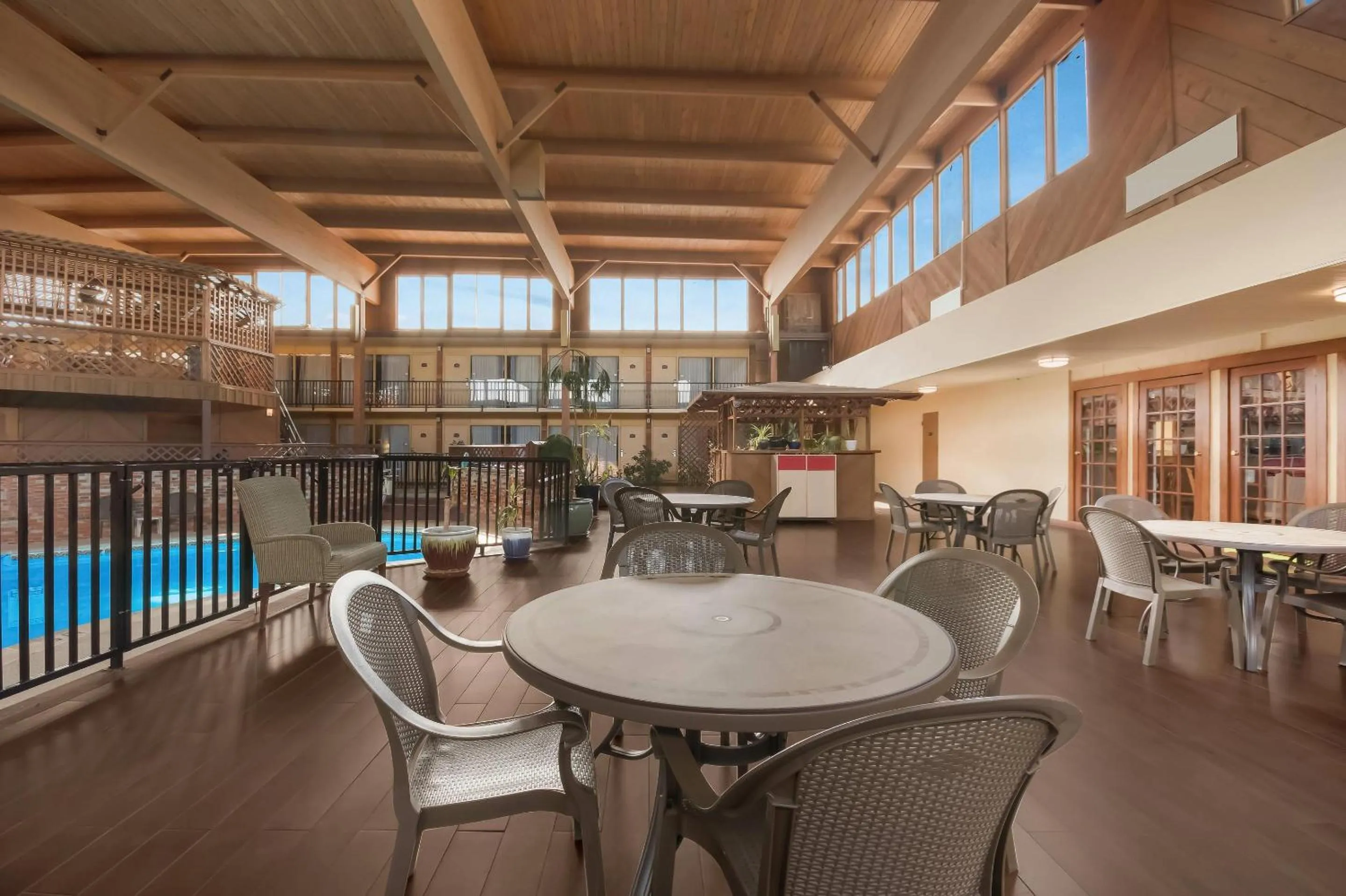 Swimming pool in Quality Inn Chickasha