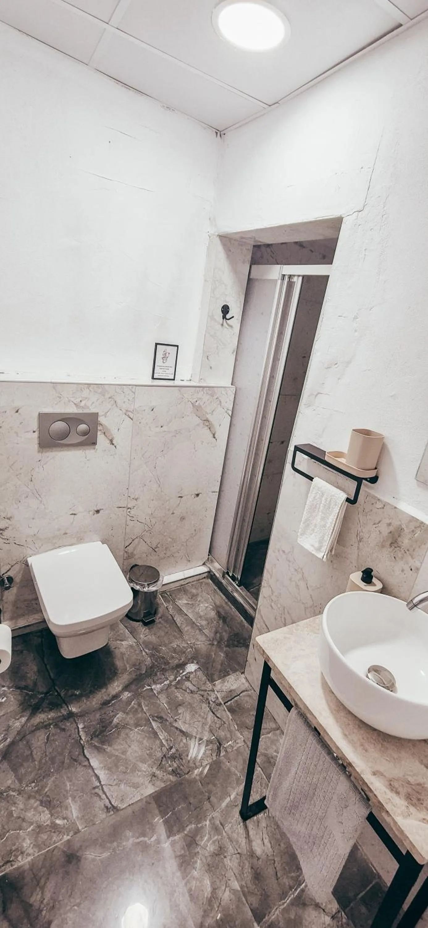 Toilet in La Luna Otel Cunda