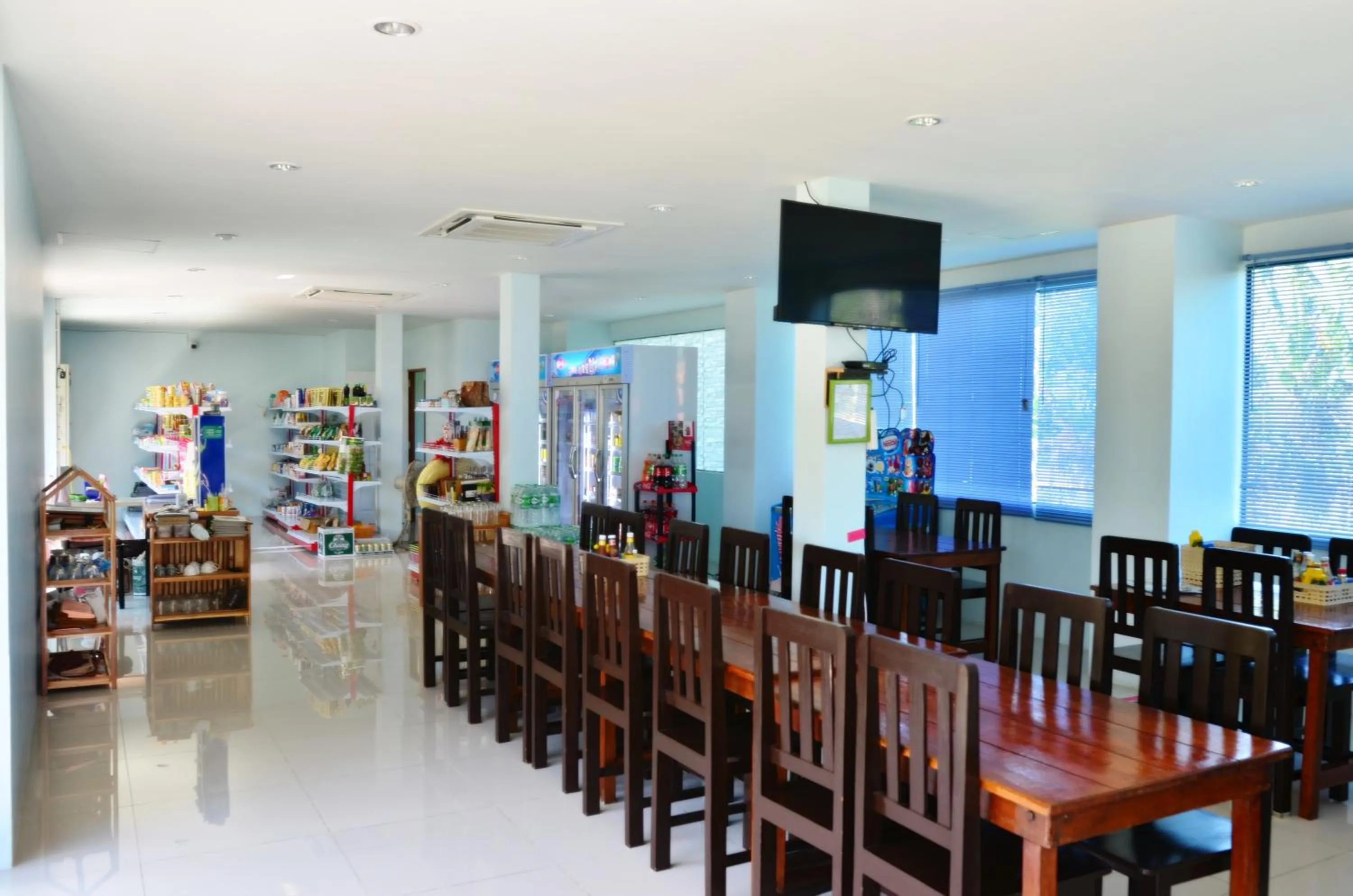 Restaurant/places to eat in Heimat Garden