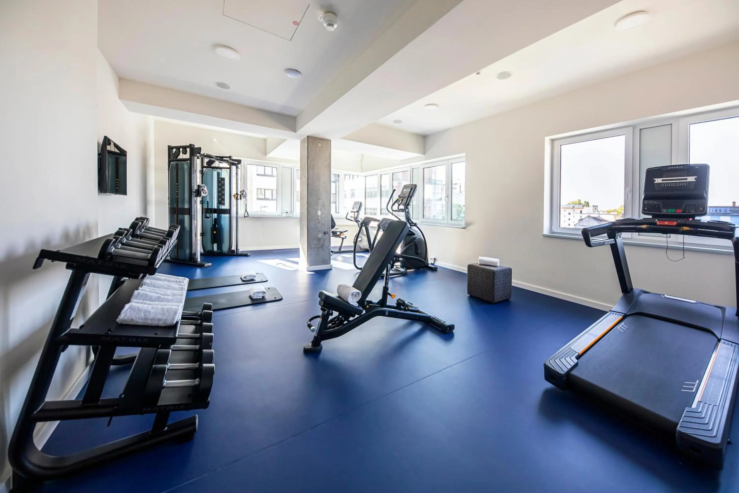 Fitness centre/facilities in LOGINN Hotel Offenbach