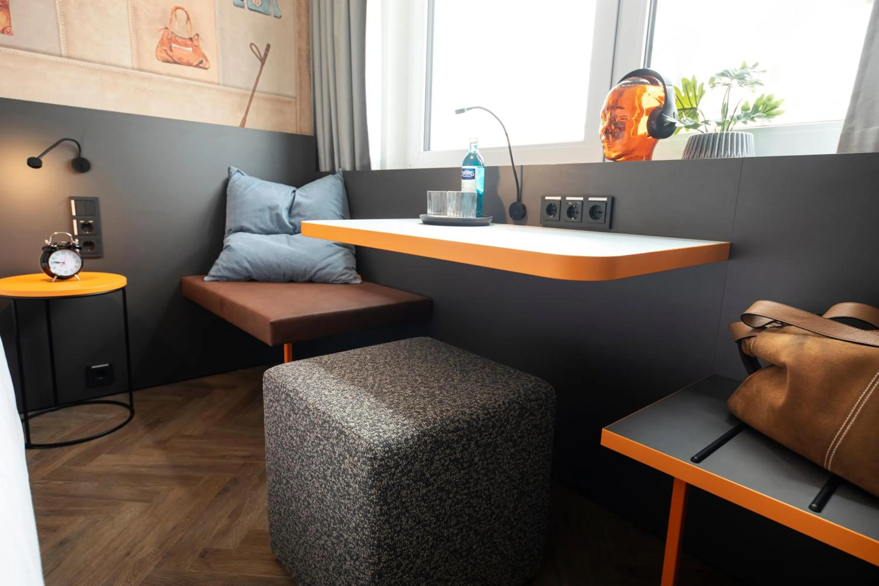 Seating area in LOGINN Hotel Offenbach