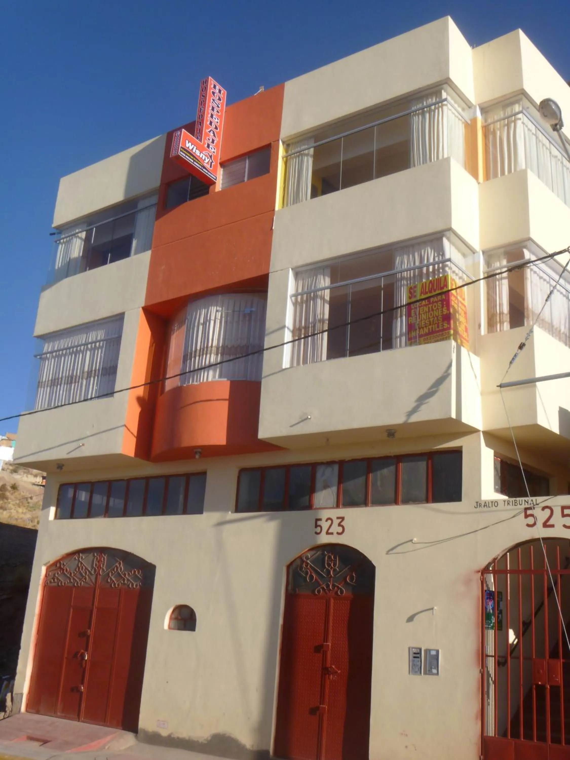 Facade/entrance in Wisny Inn