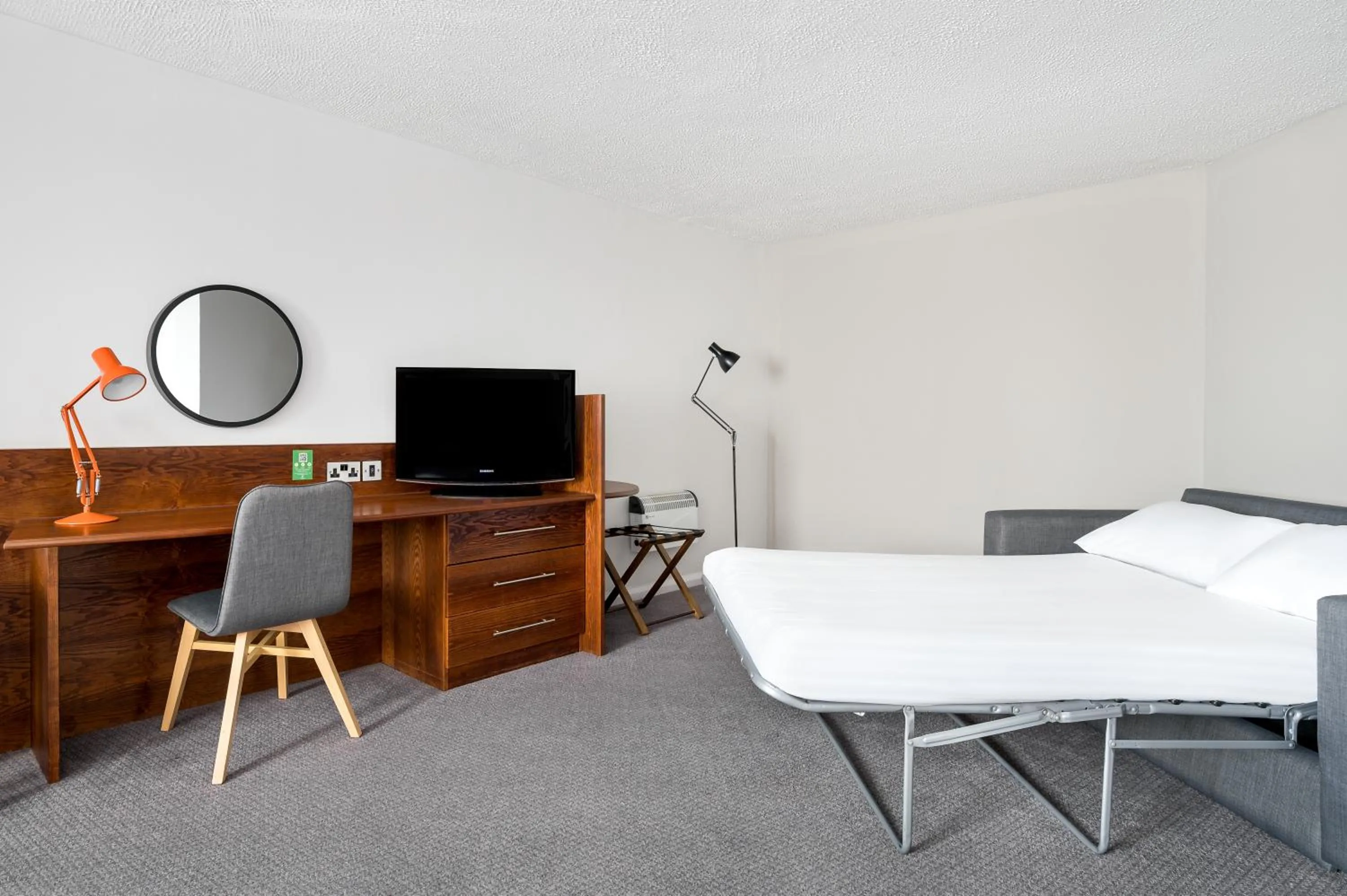 Bed in Holiday Inn Northampton by IHG