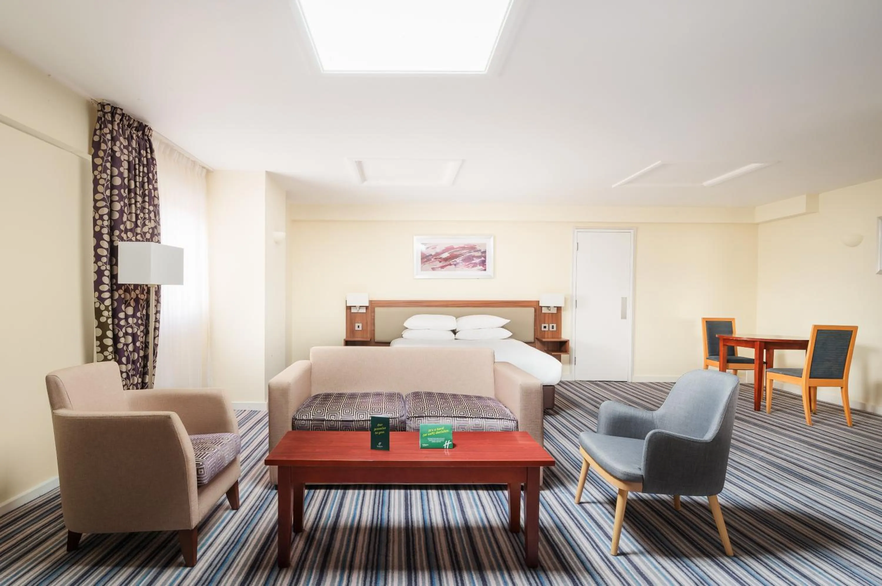 Bed in Holiday Inn Northampton by IHG