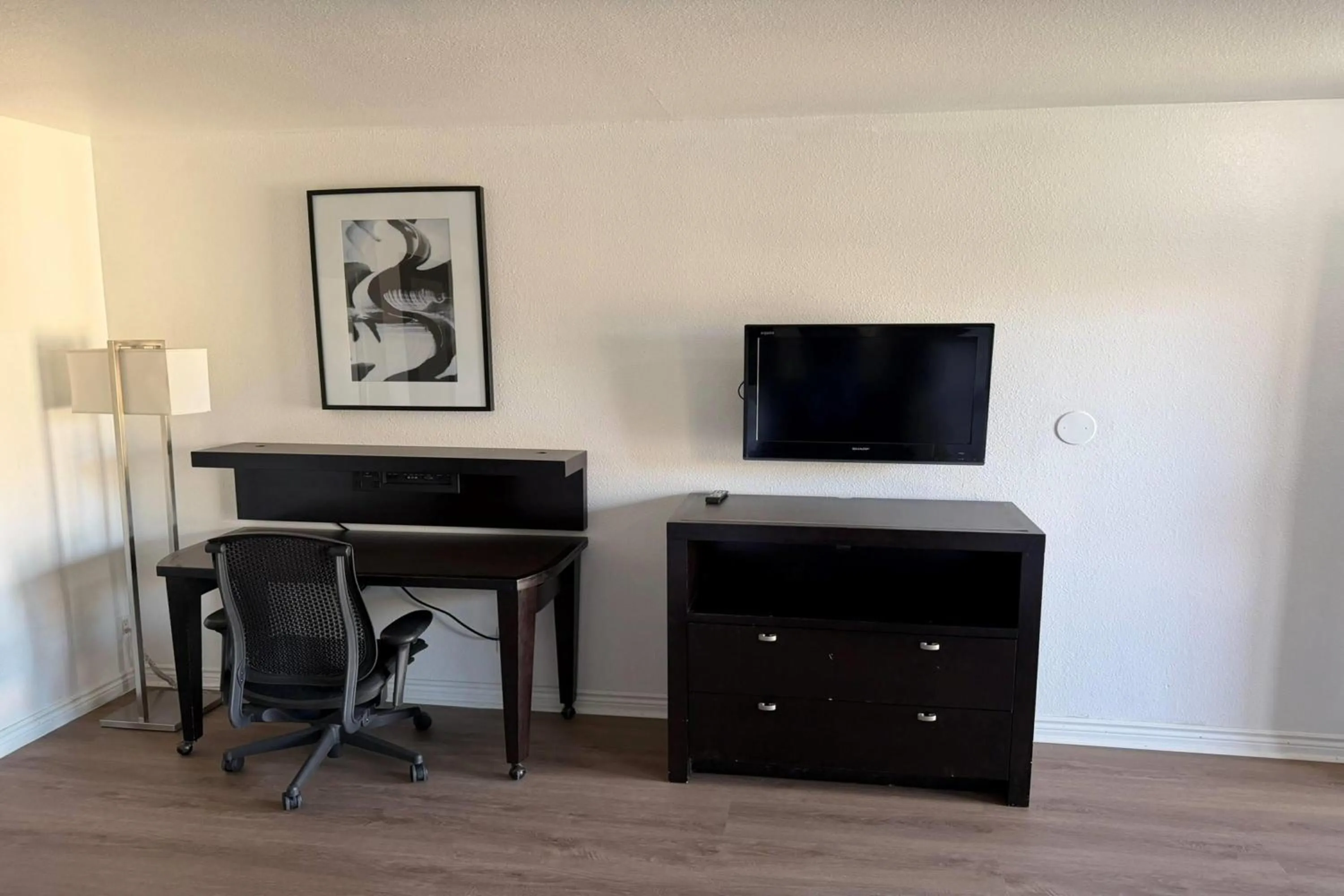 Photo of the whole room in Travelodge by Wyndham Hemet CA