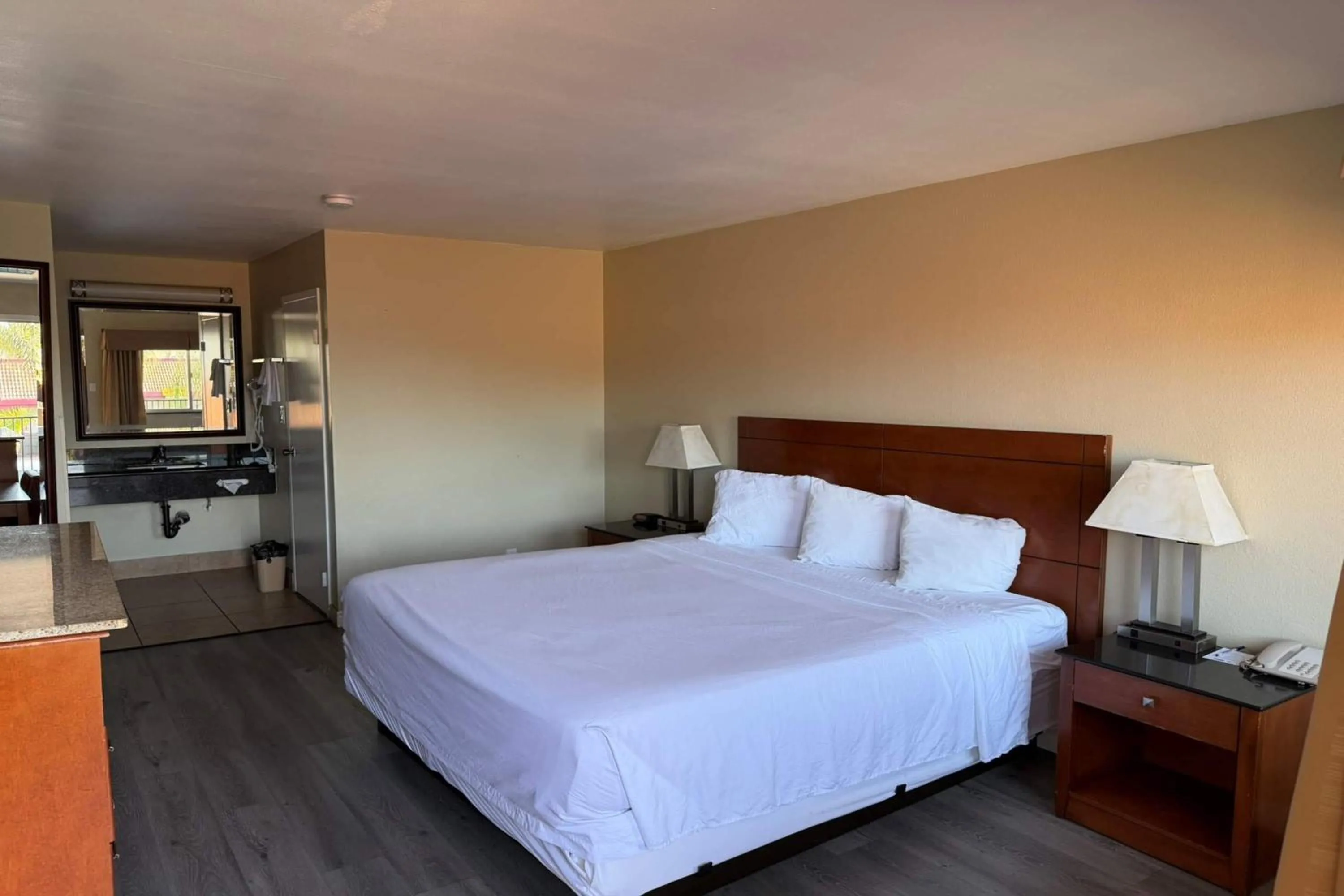 Photo of the whole room, Bed in Travelodge by Wyndham Hemet CA