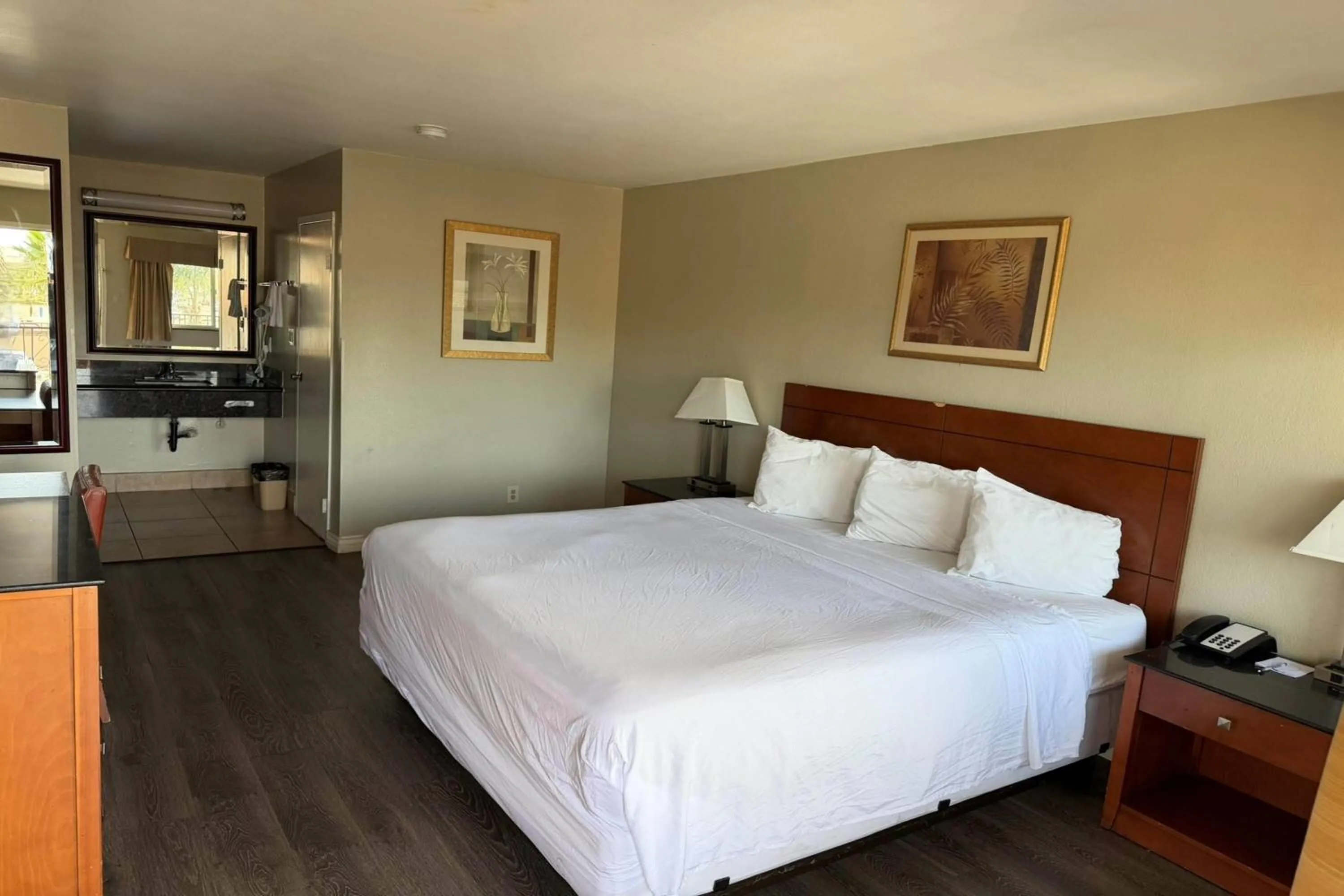 Photo of the whole room, Bed in Travelodge by Wyndham Hemet CA