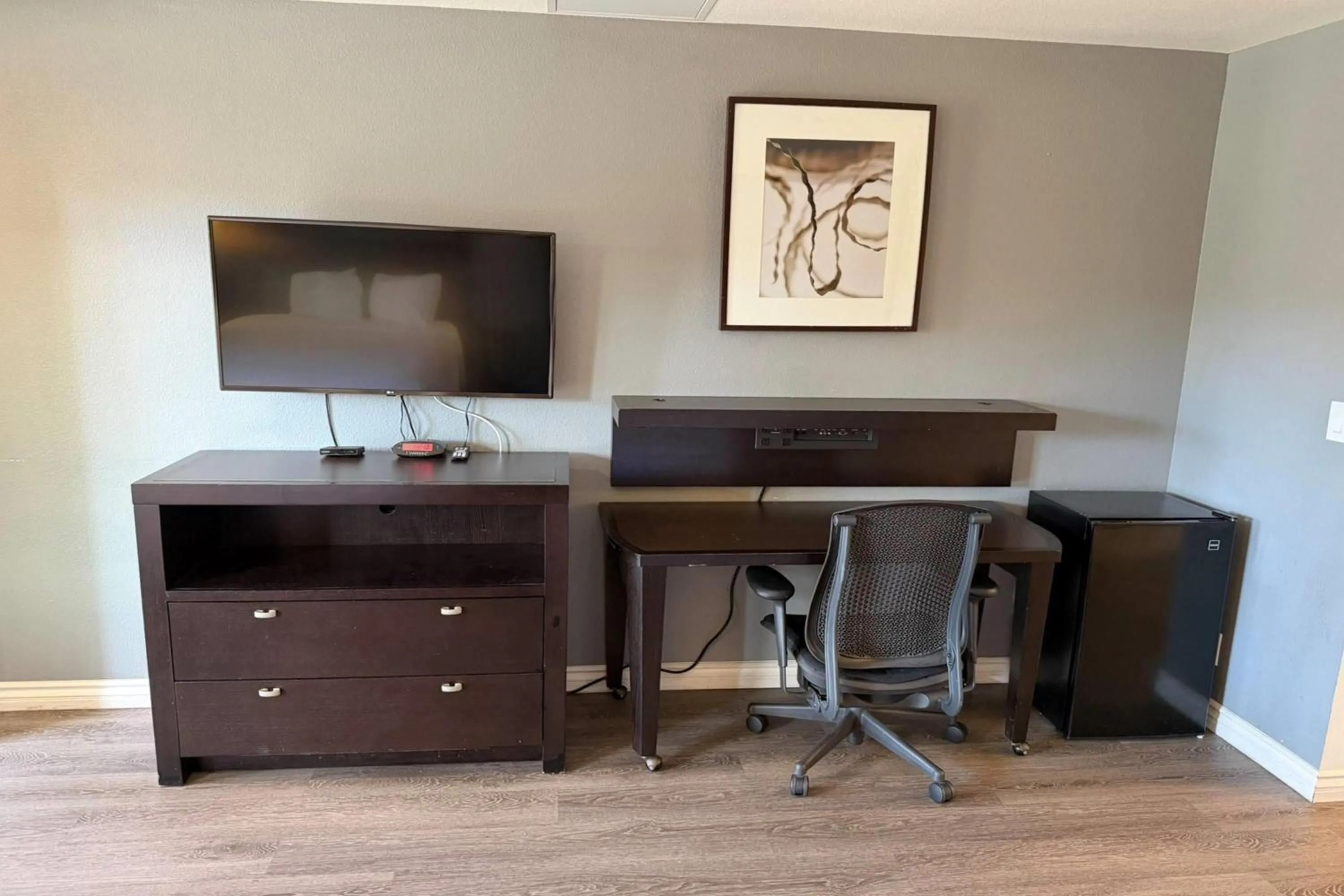 Photo of the whole room in Travelodge by Wyndham Hemet CA