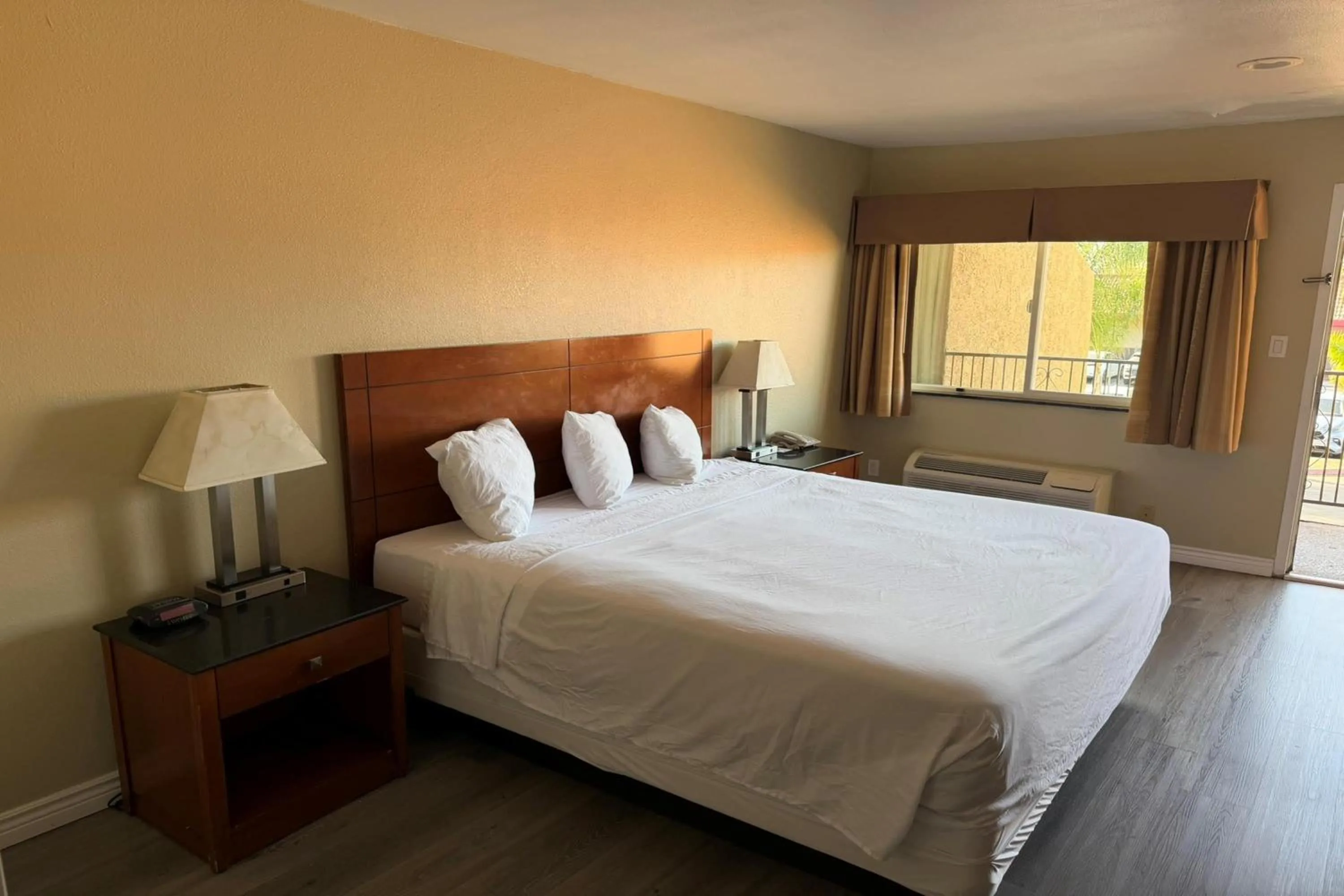 Photo of the whole room, Bed in Travelodge by Wyndham Hemet CA
