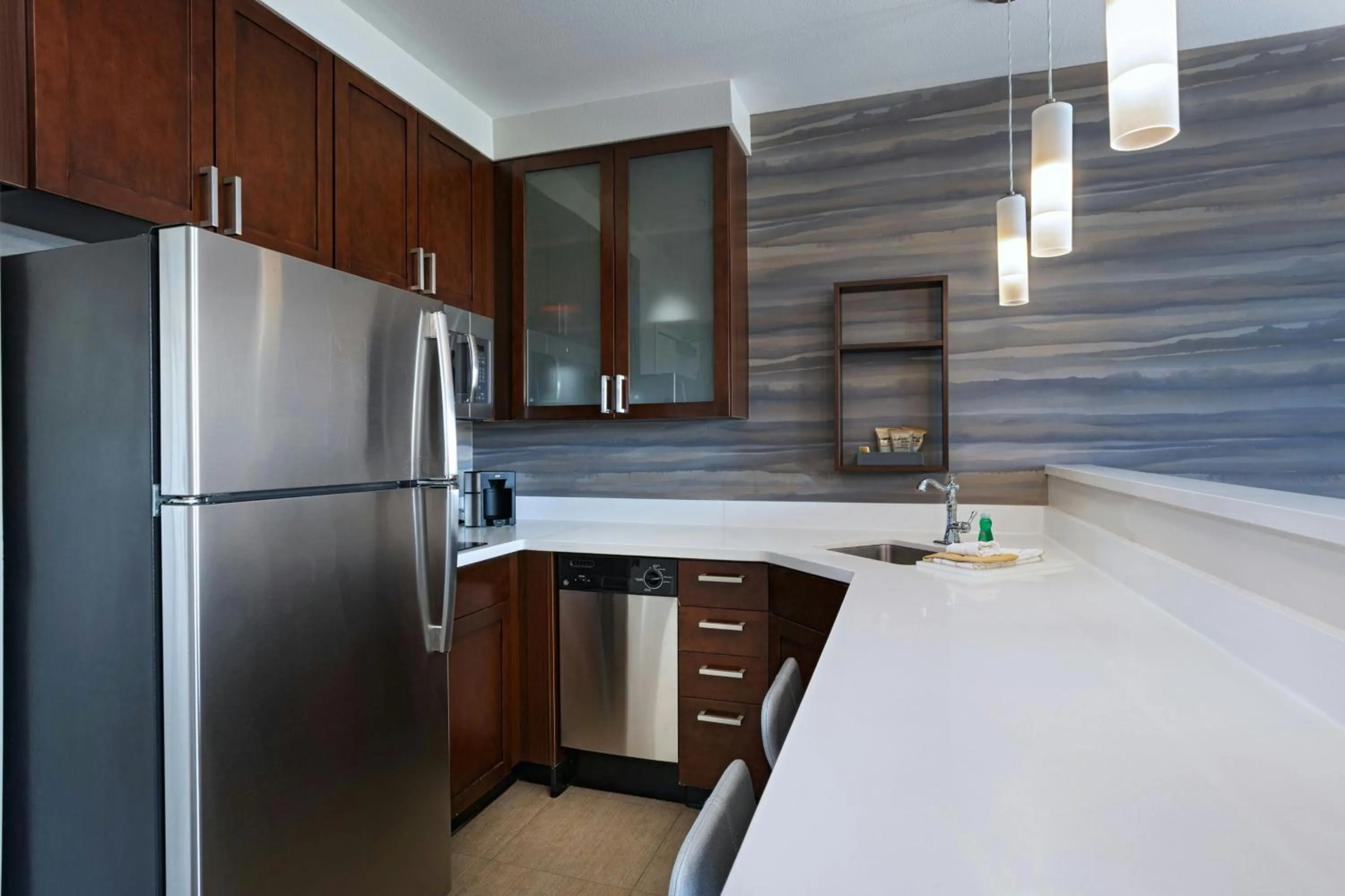 Kitchen or kitchenette in Residence Inn by Marriott Omaha Aksarben Village