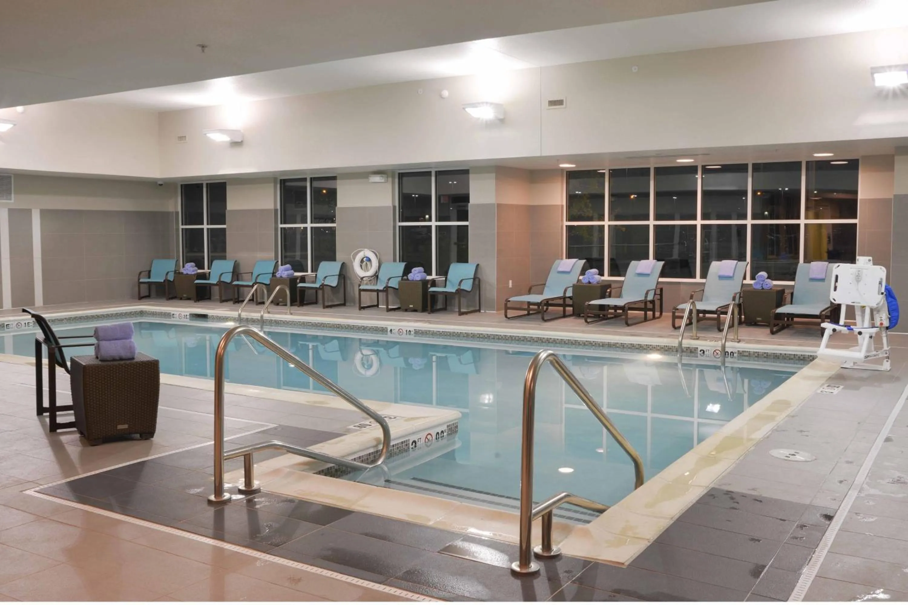 Swimming pool in Residence Inn by Marriott Omaha Aksarben Village