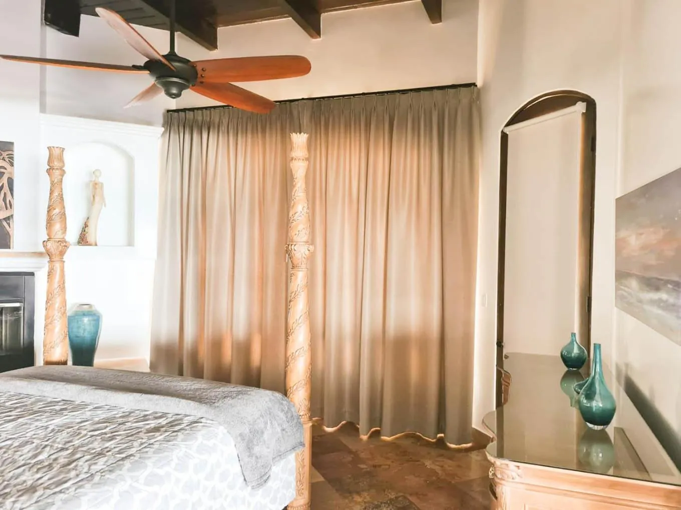 Bed in Vista Hermosa Resort and Spa