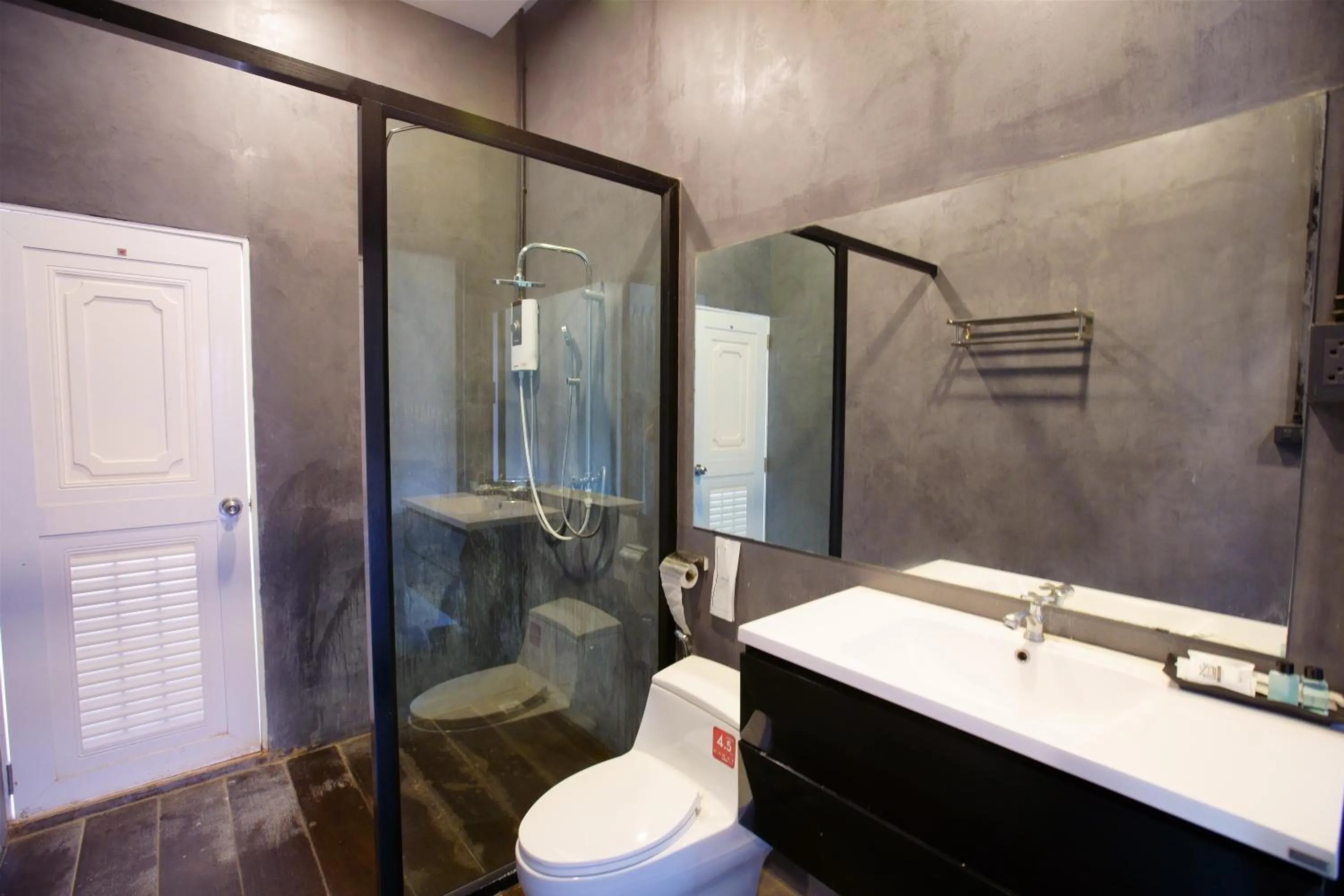 Bathroom in Kwai Tara Riverside Villas