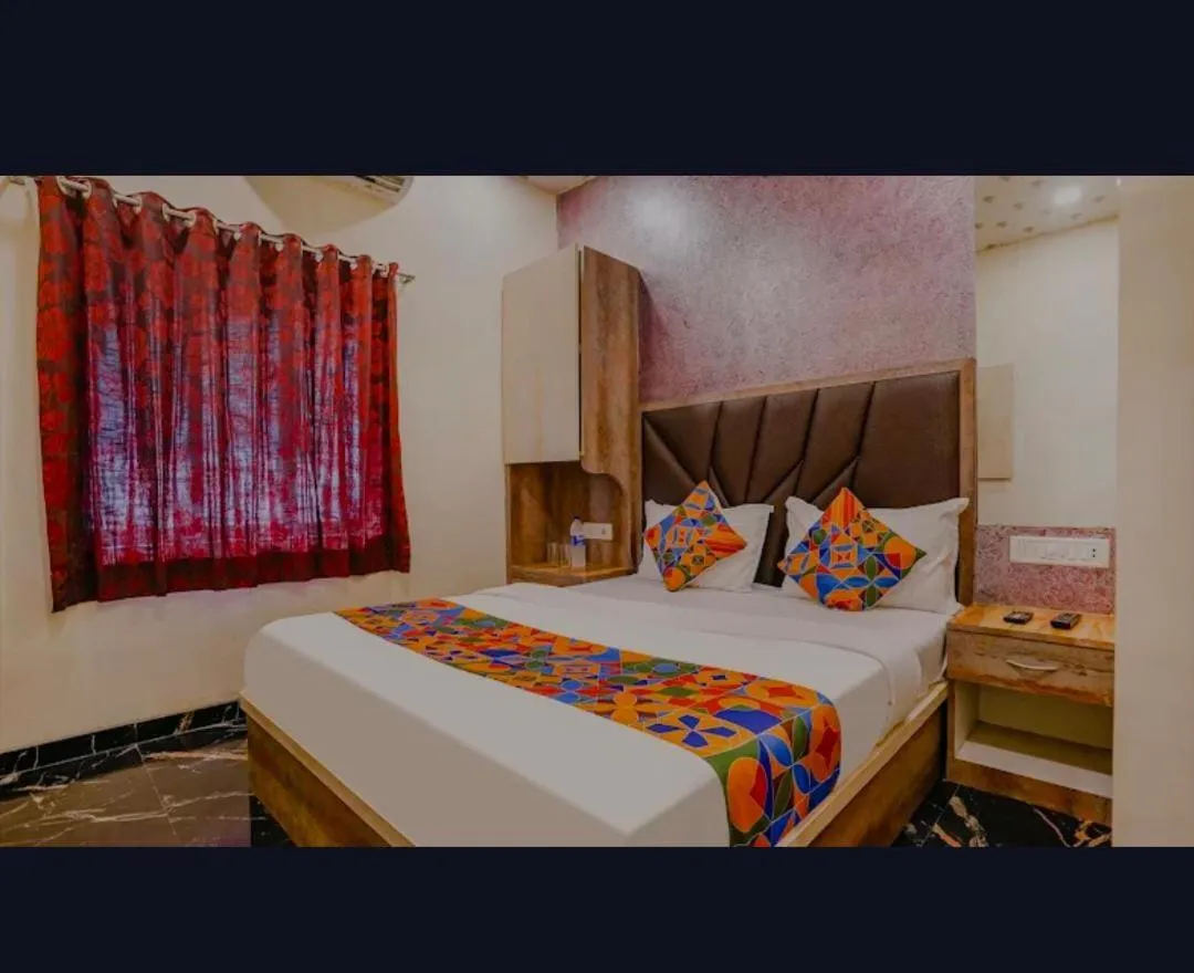 Bed in THE UNITED HOTEL