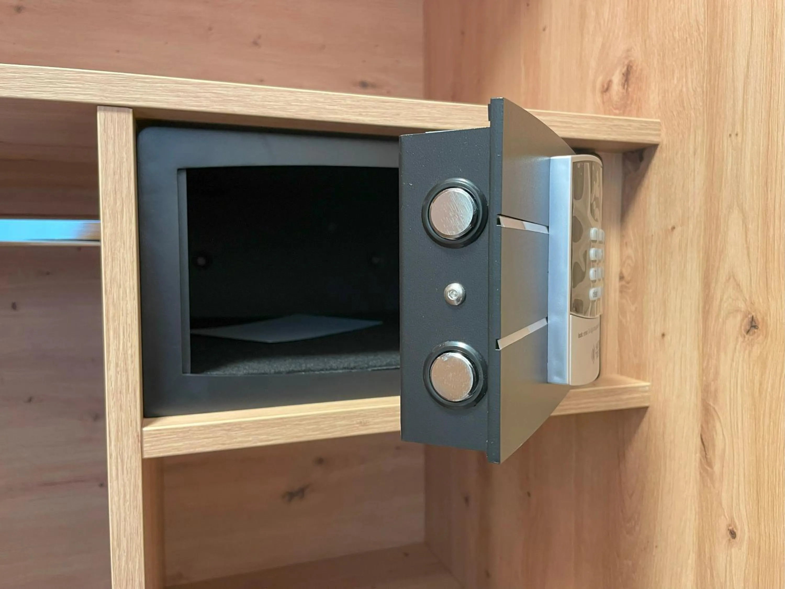 safe in MEIN MOTEL - Self Check-in