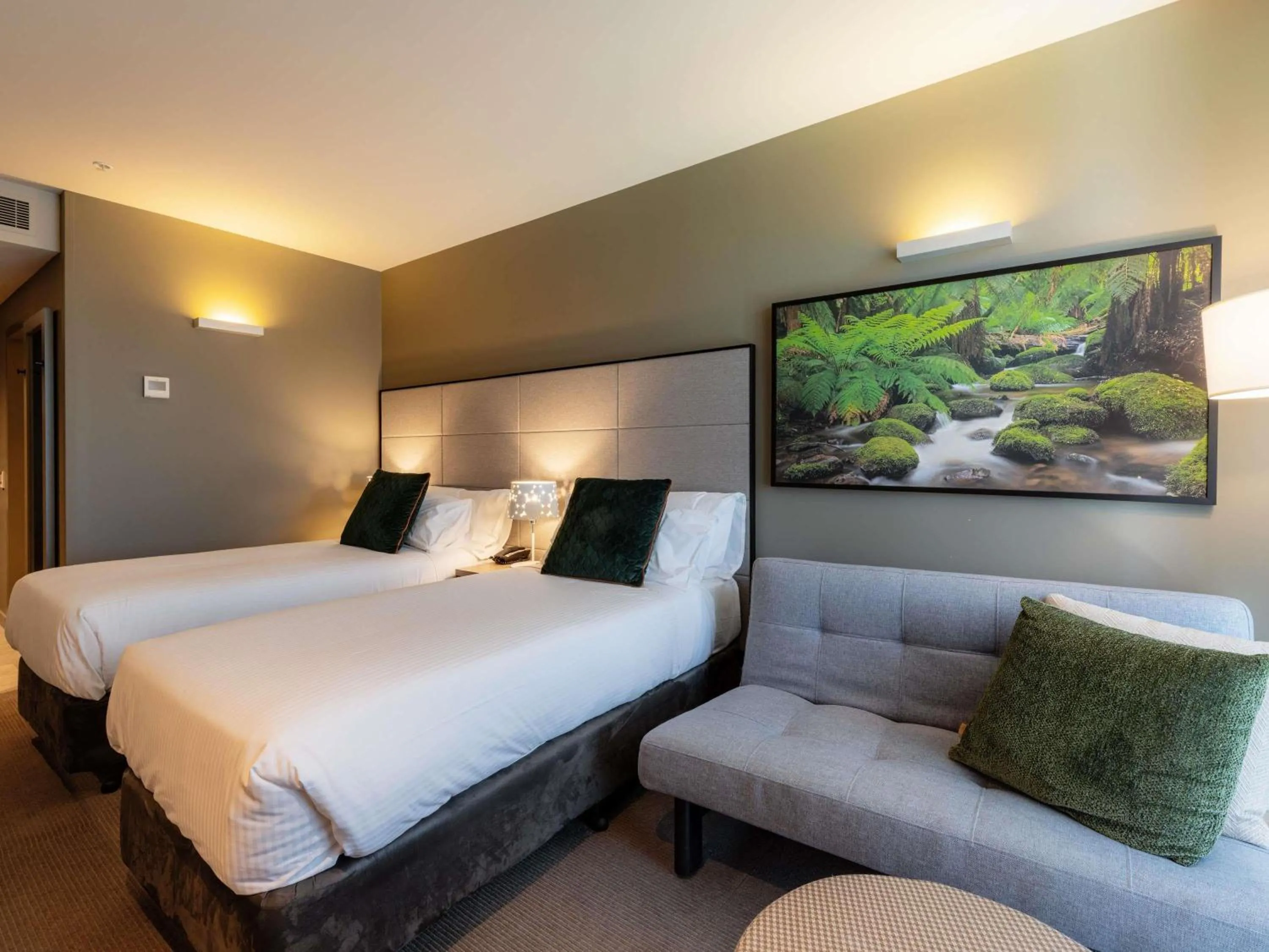 Bedroom, Bed in Peppers Marysville