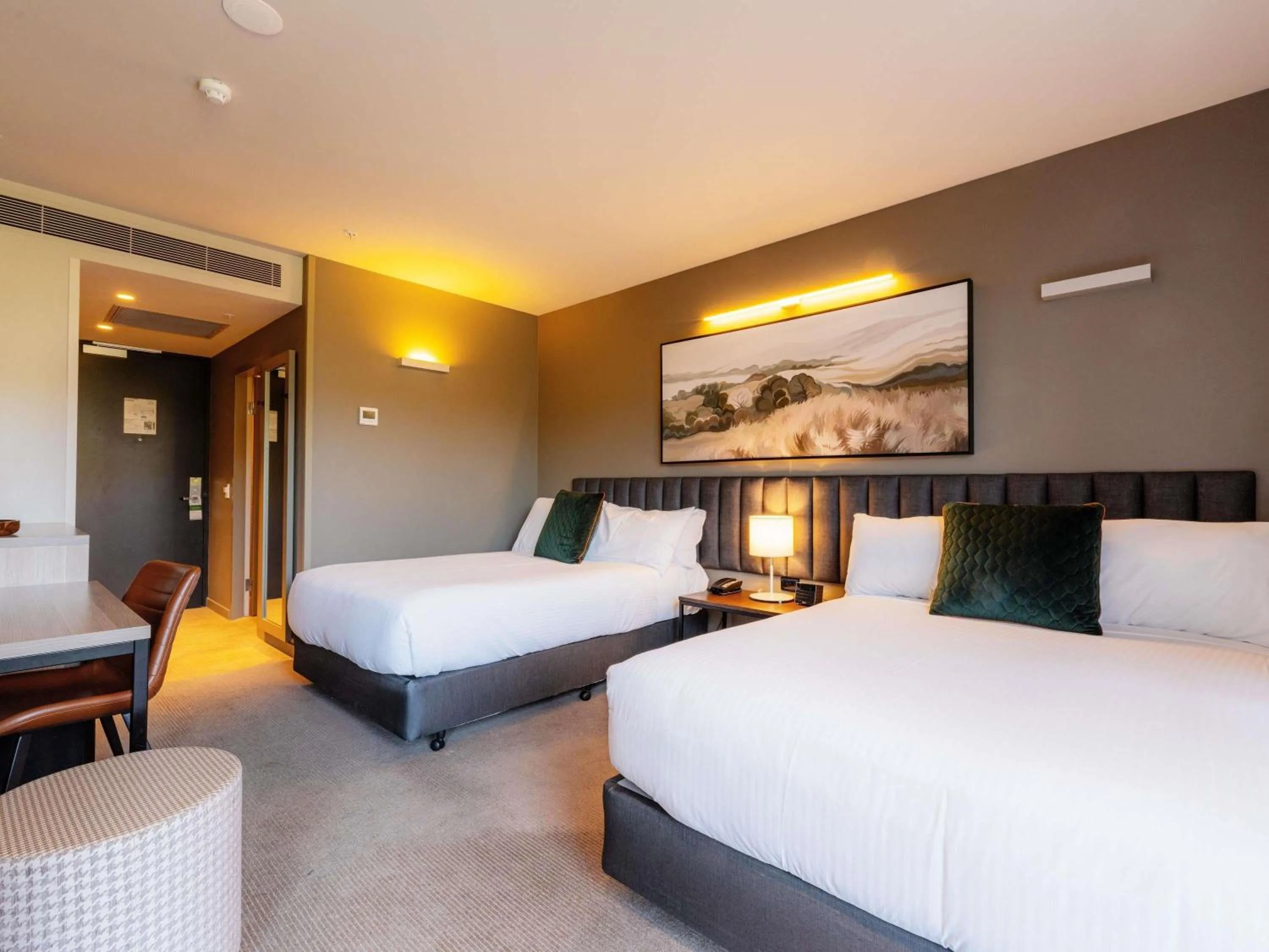 Bedroom, Bed in Peppers Marysville