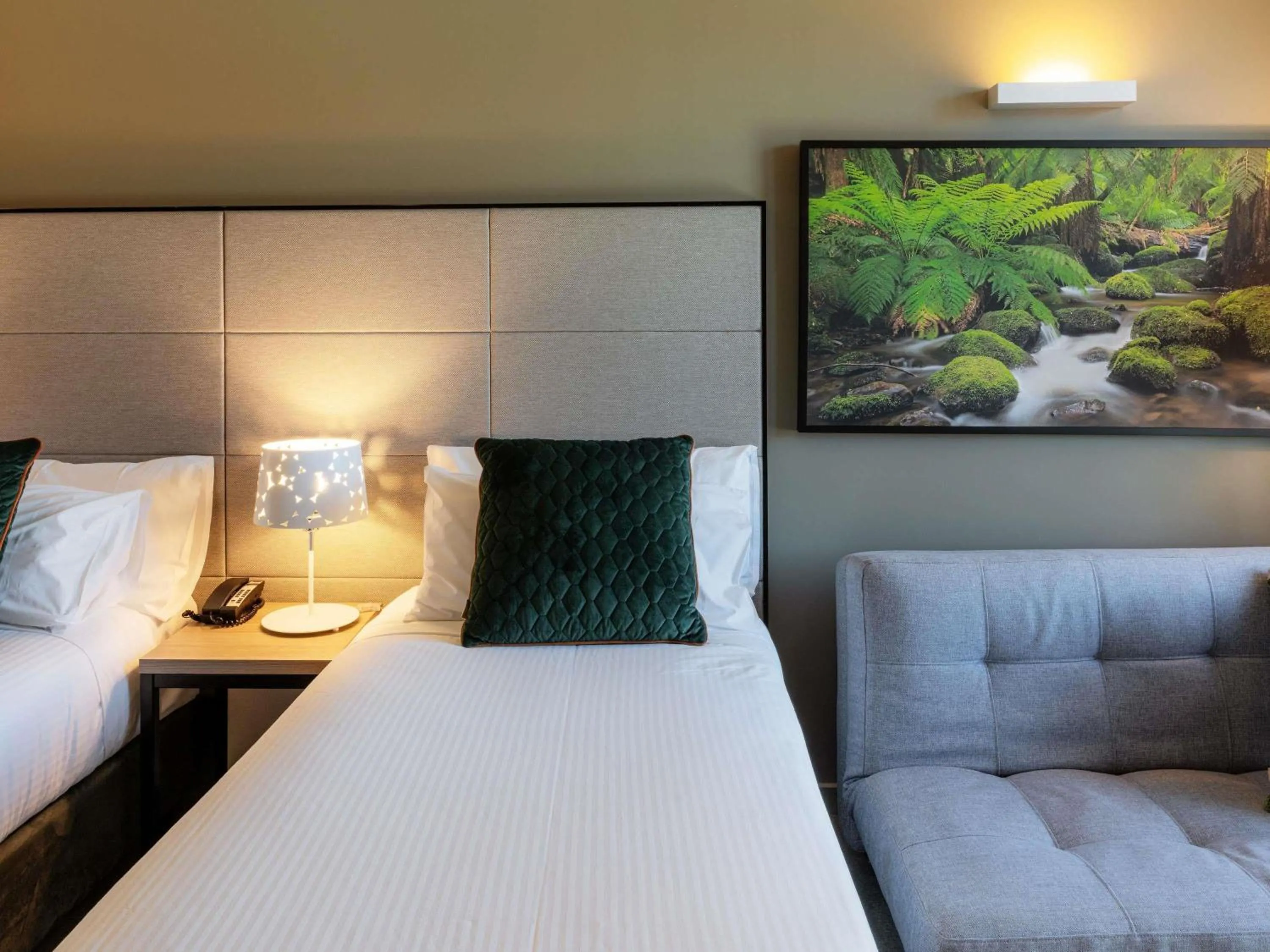 Bedroom, Bed in Peppers Marysville