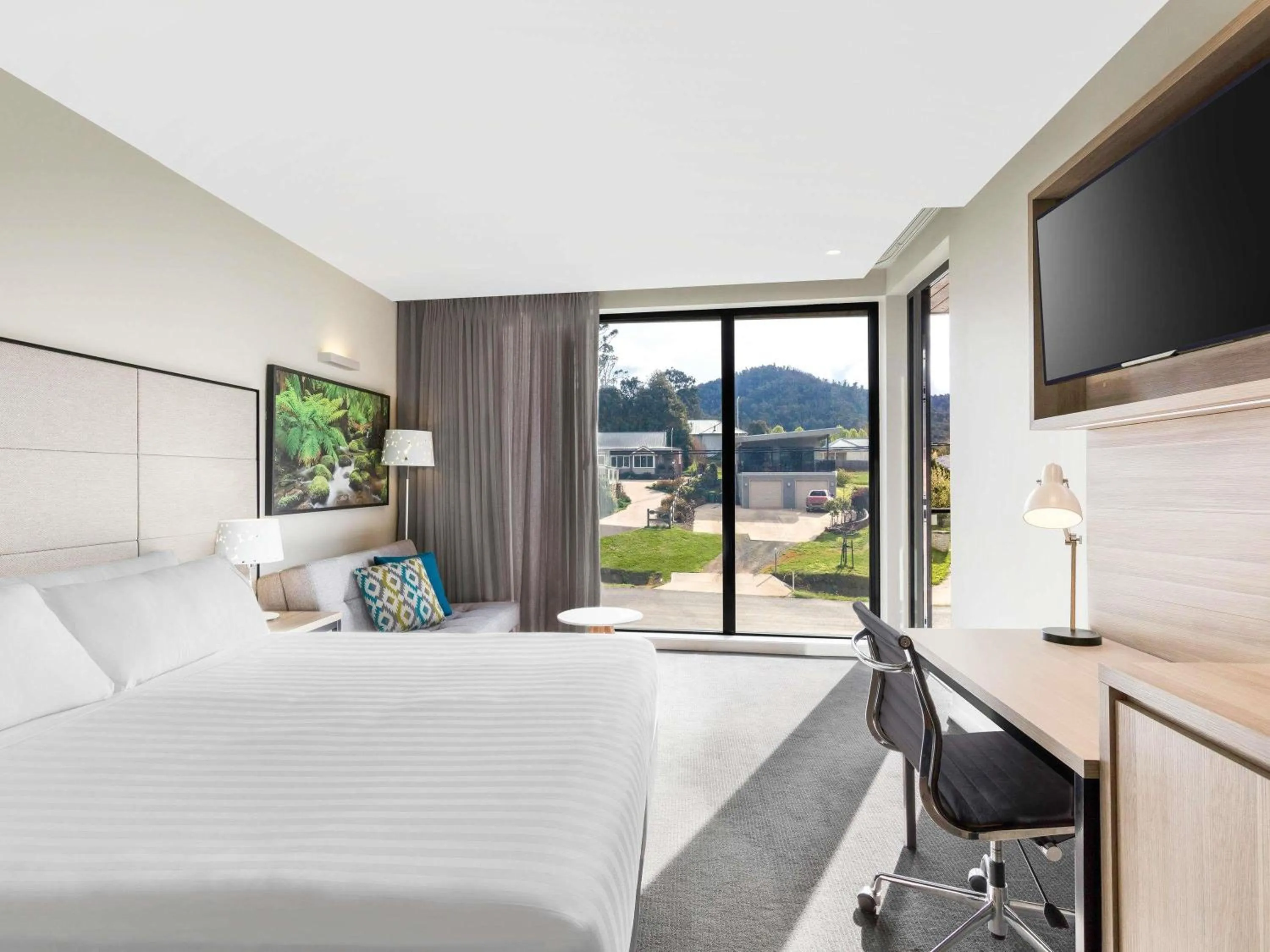 Bedroom, Bed in Peppers Marysville