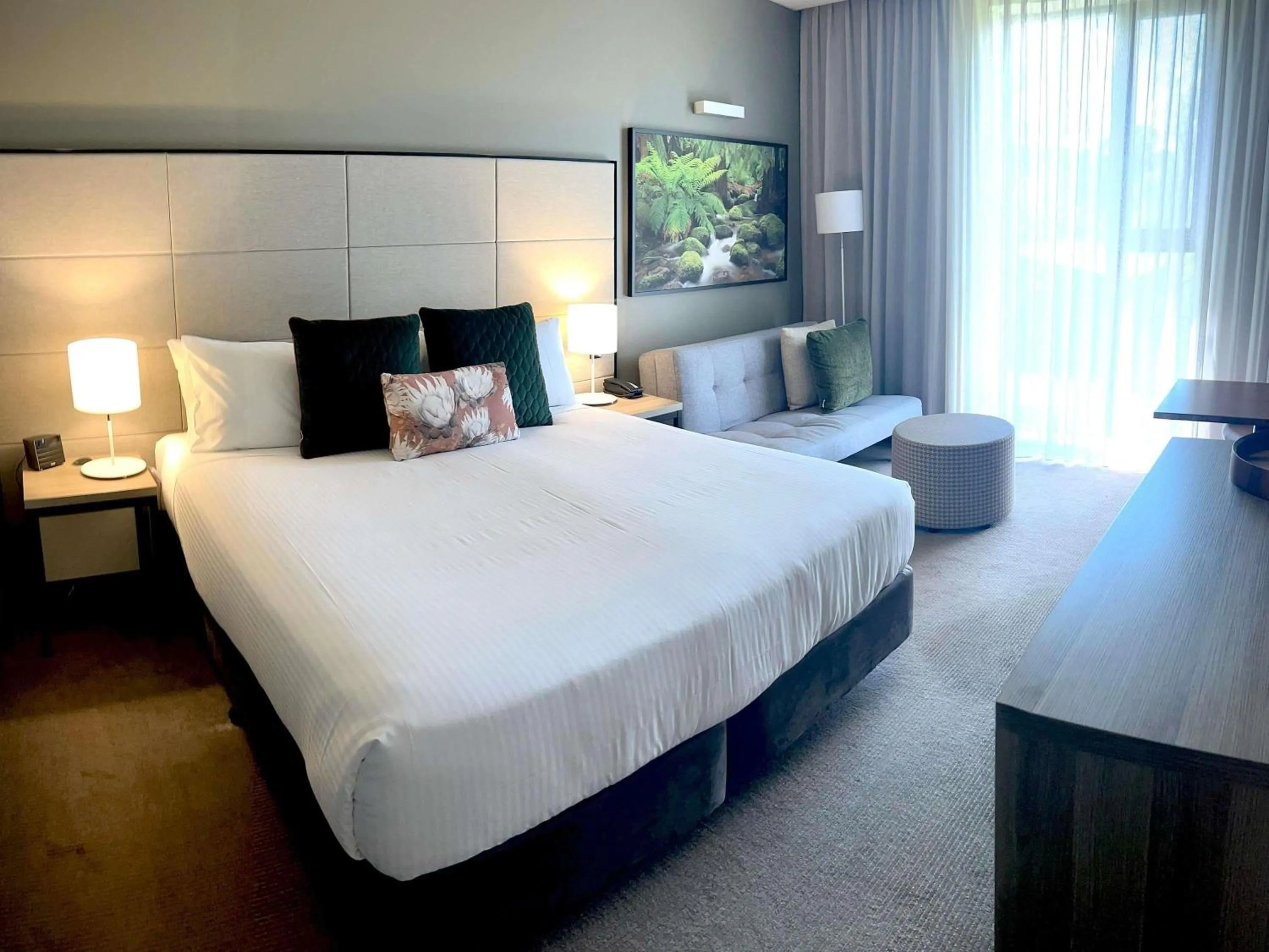 Bedroom, Bed in Peppers Marysville