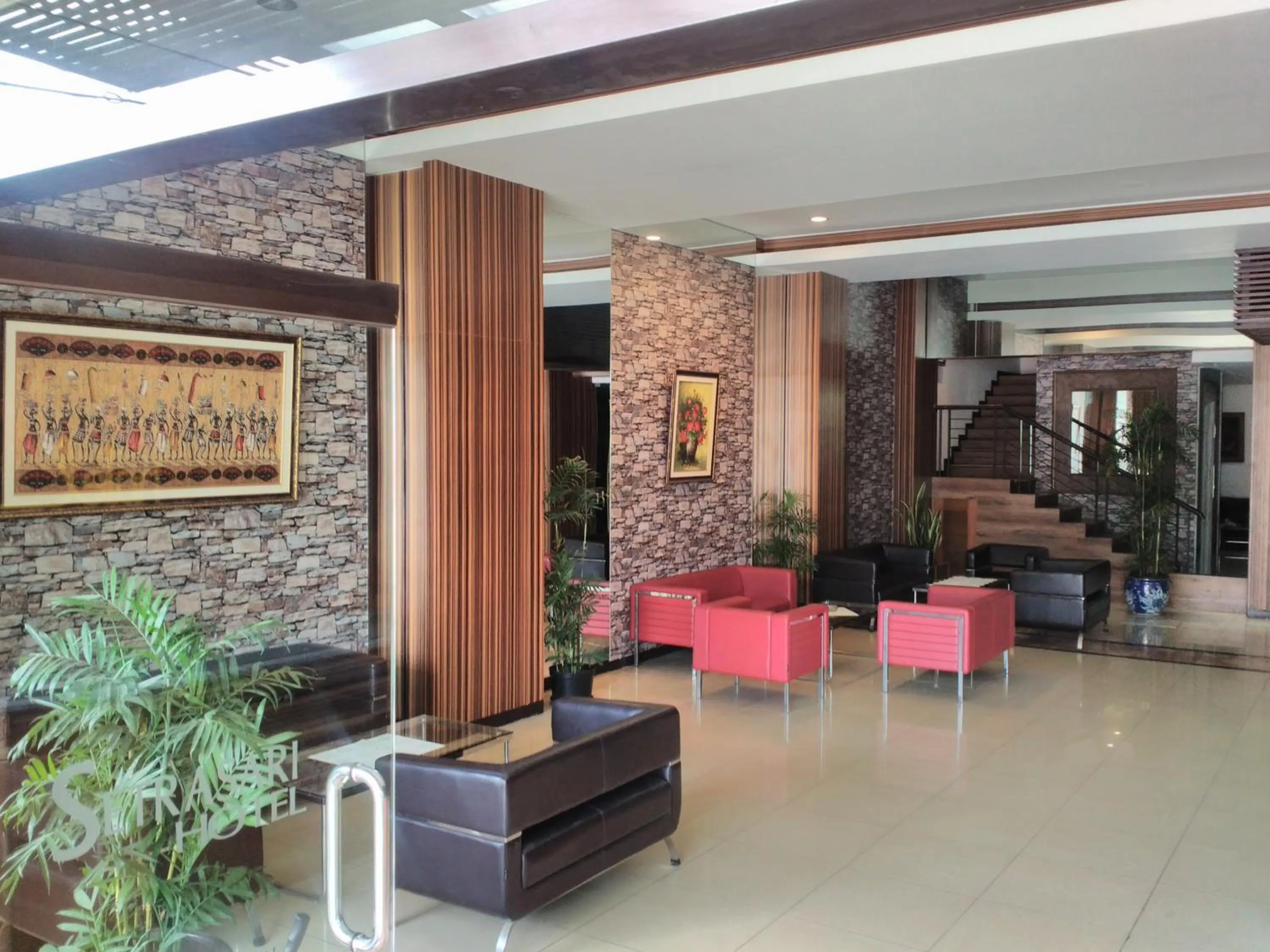 Communal lounge/ TV room in Hotel S3 Setrasari Bandung