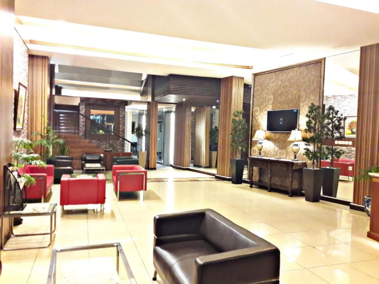 Communal lounge/ TV room in Hotel S3 Setrasari Bandung