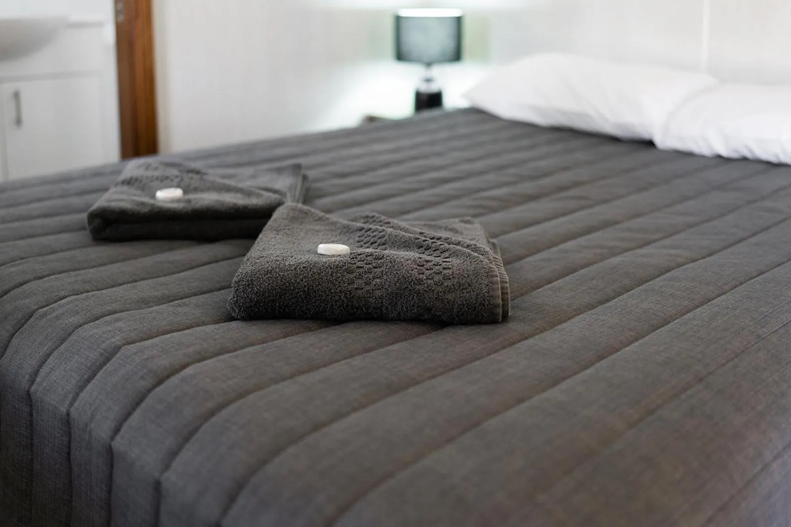 Bed in Gundagai Cabins & Tourist Park