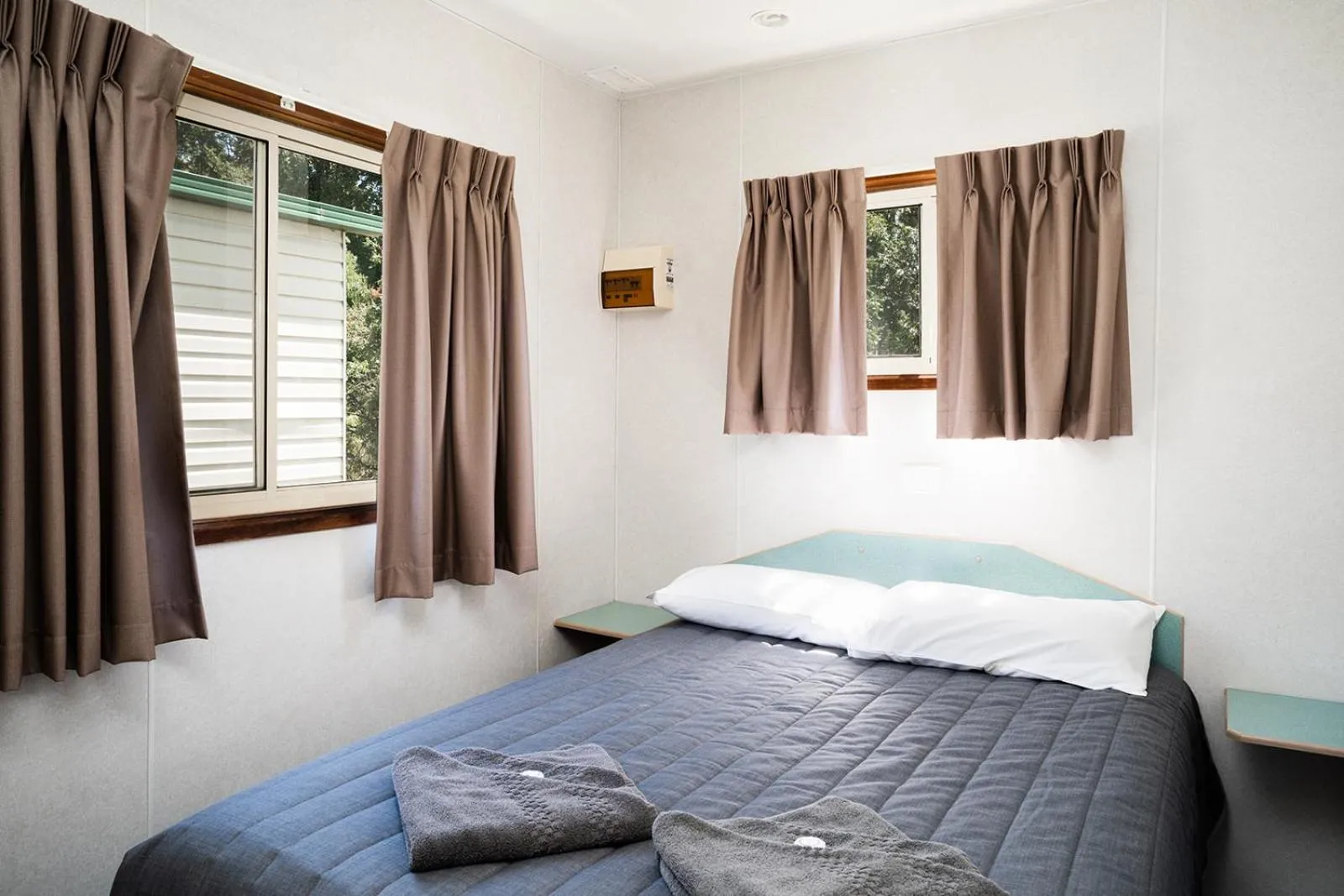 Bedroom, Bed in Gundagai Cabins & Tourist Park