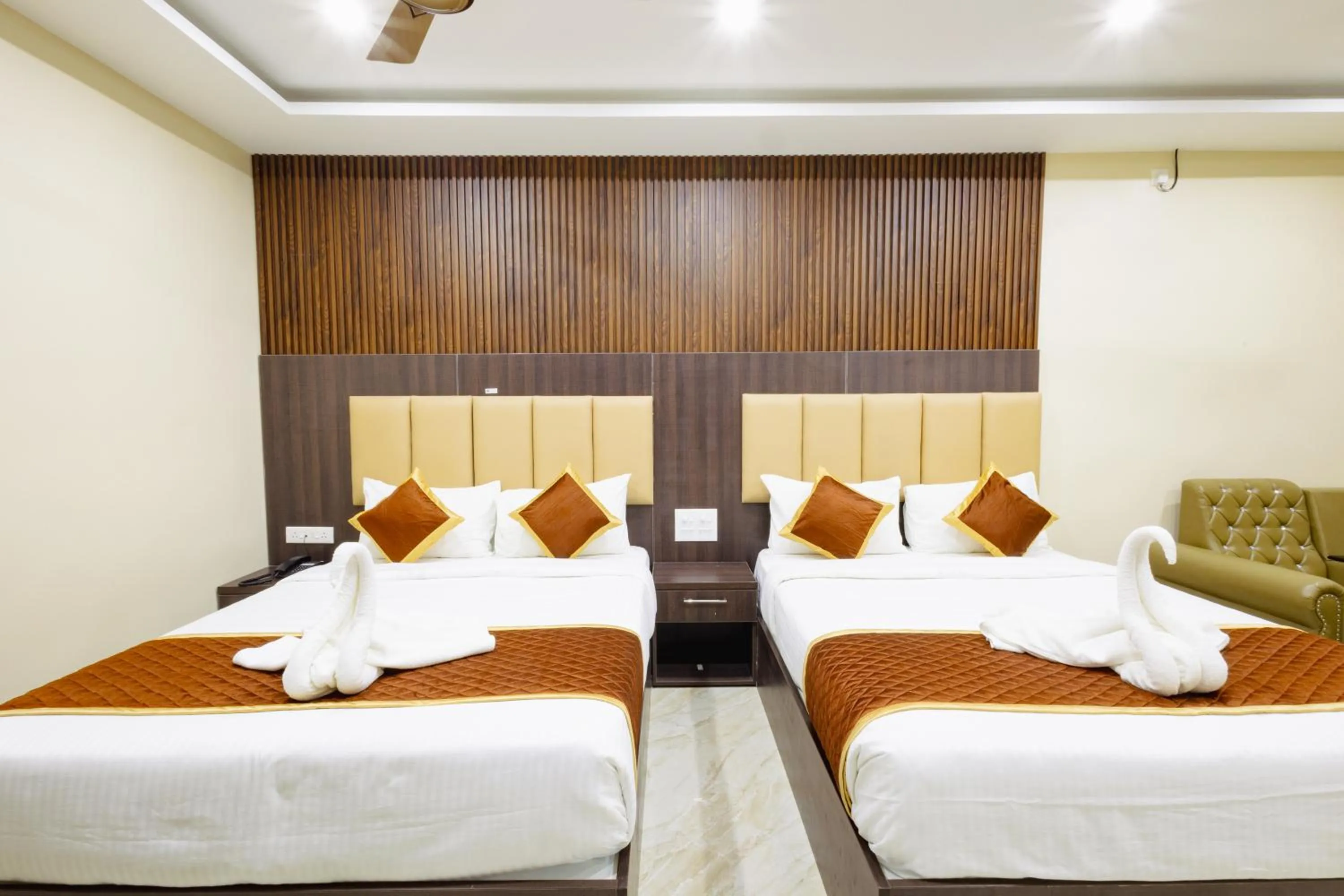 Bed in Hotel Brindavan Elite