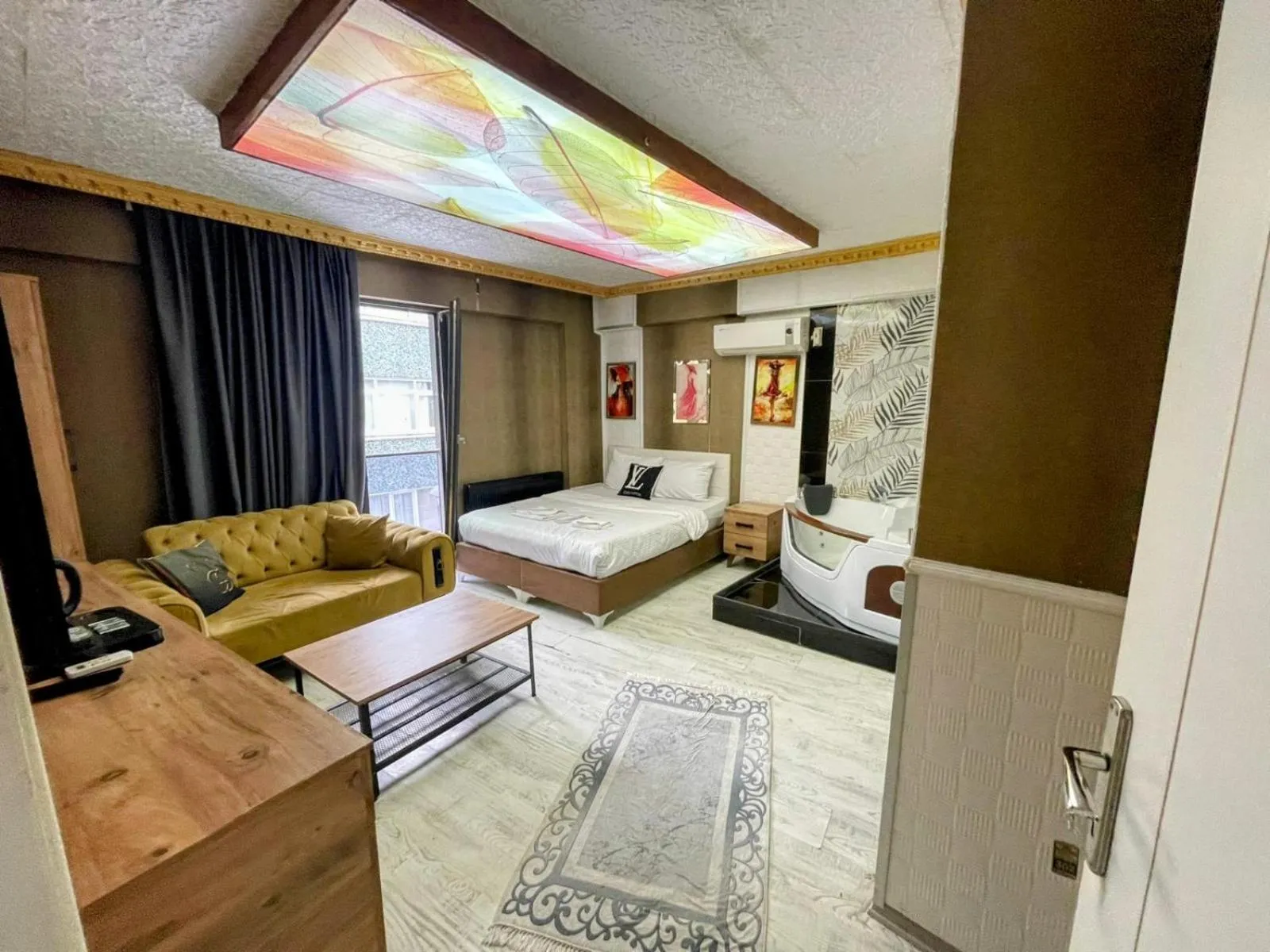 Bed in Royal Suite Hotel