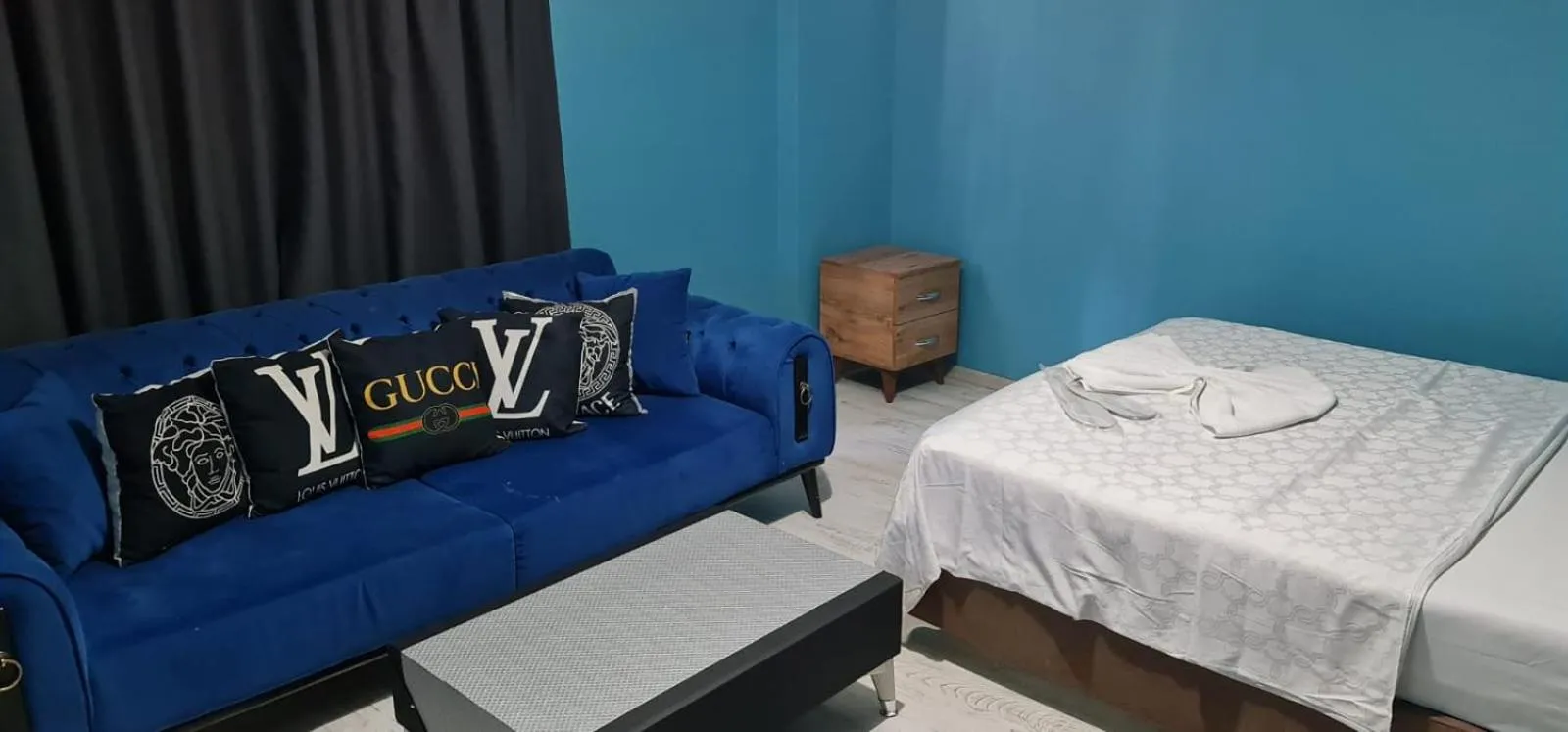 Photo of the whole room, Bed in Royal Suite Hotel