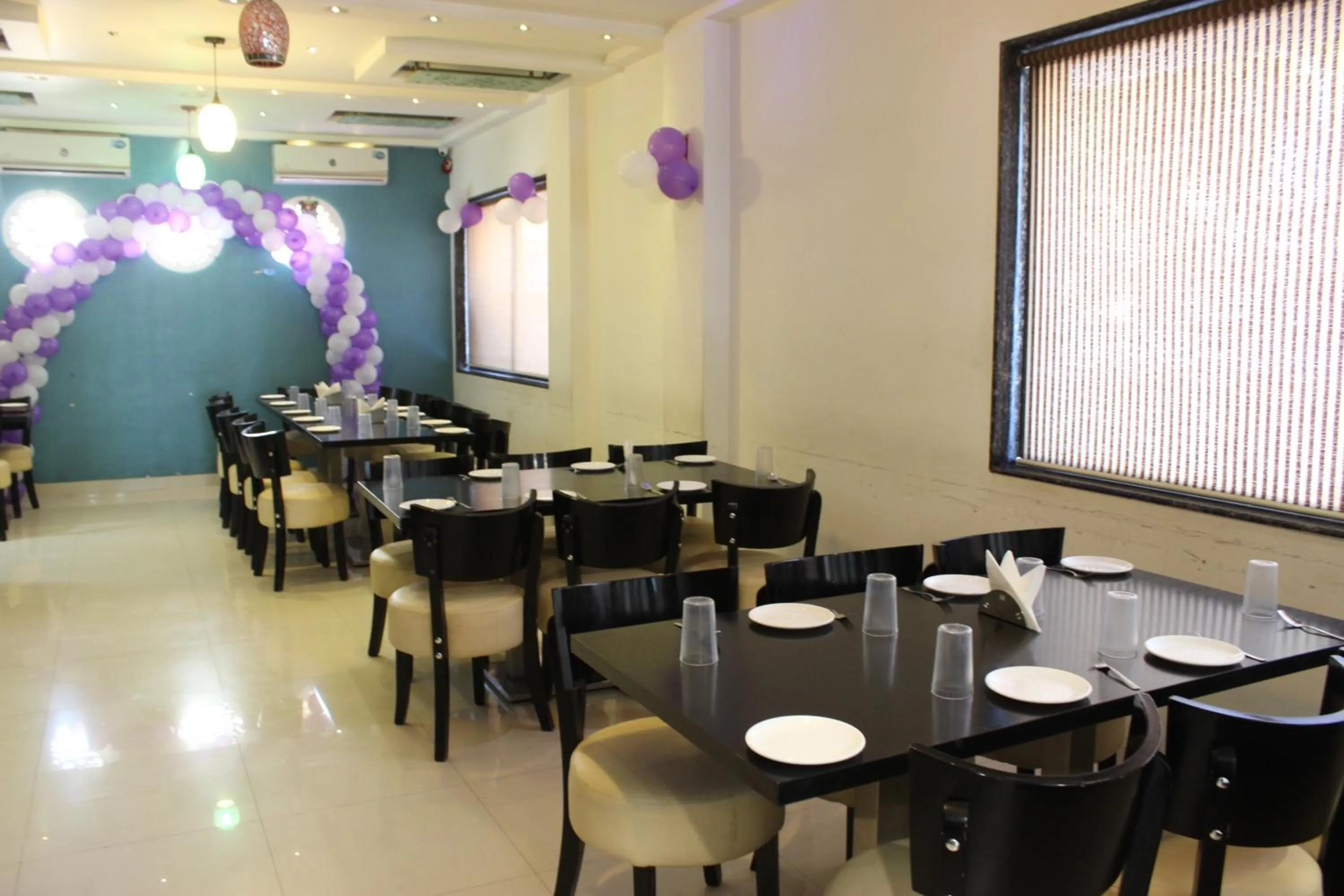 Restaurant/places to eat in Krishna Inn