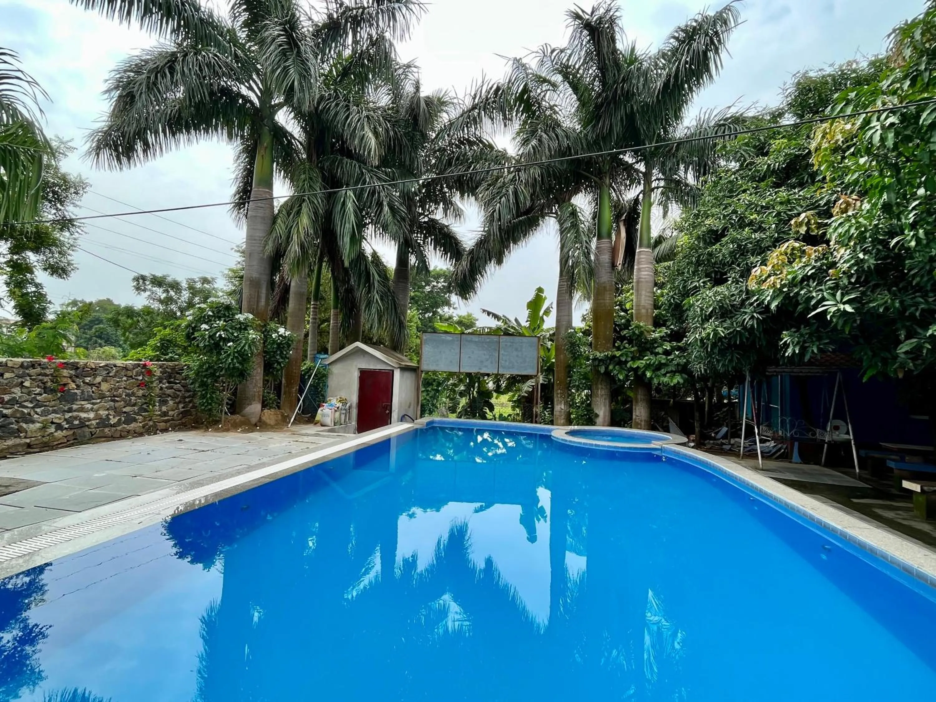 Swimming pool in Rangamati Garden Resort