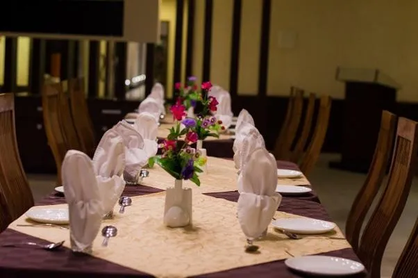 Hotel Sheela Shree Plaza