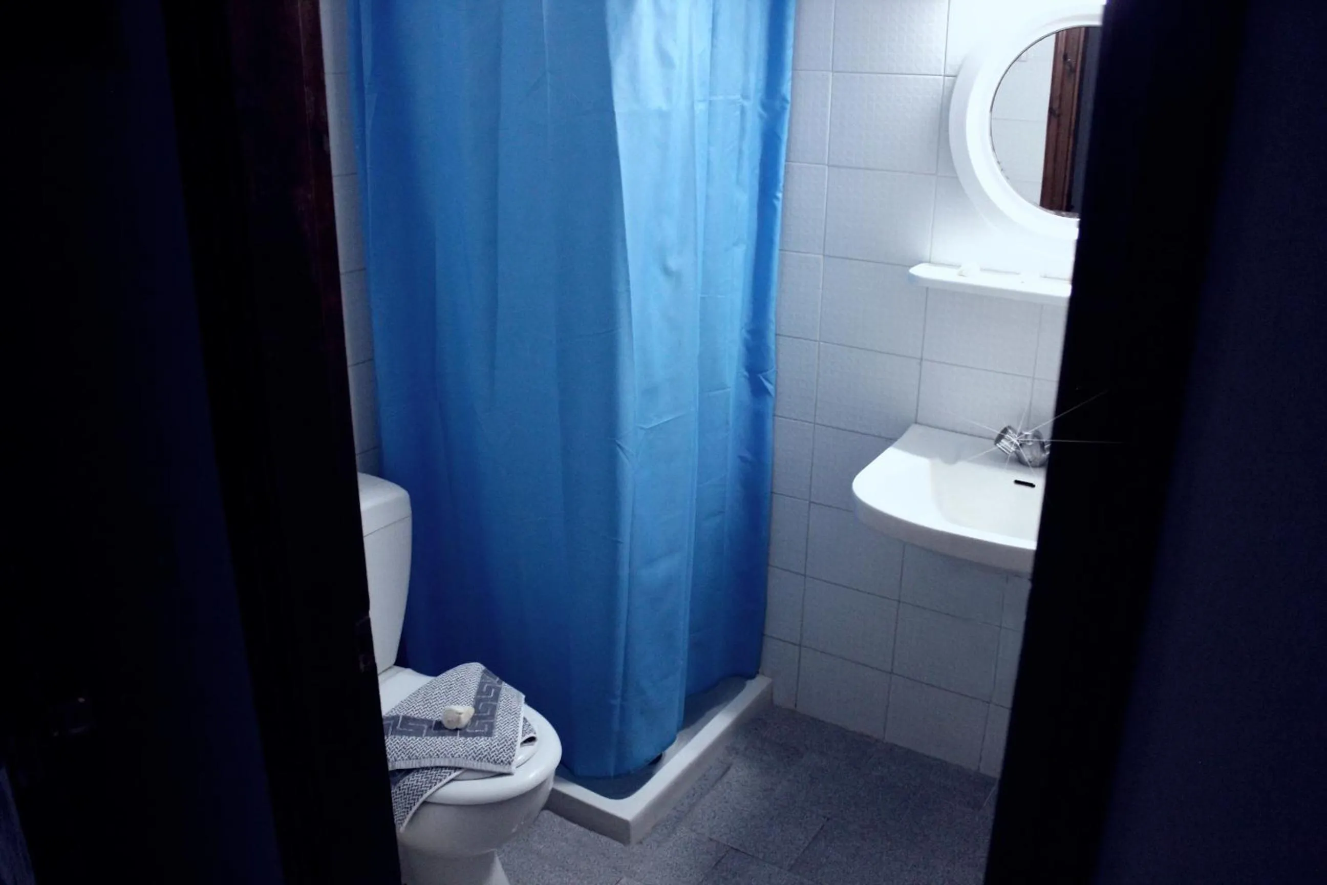 Shower in Elga Hotel & apartments