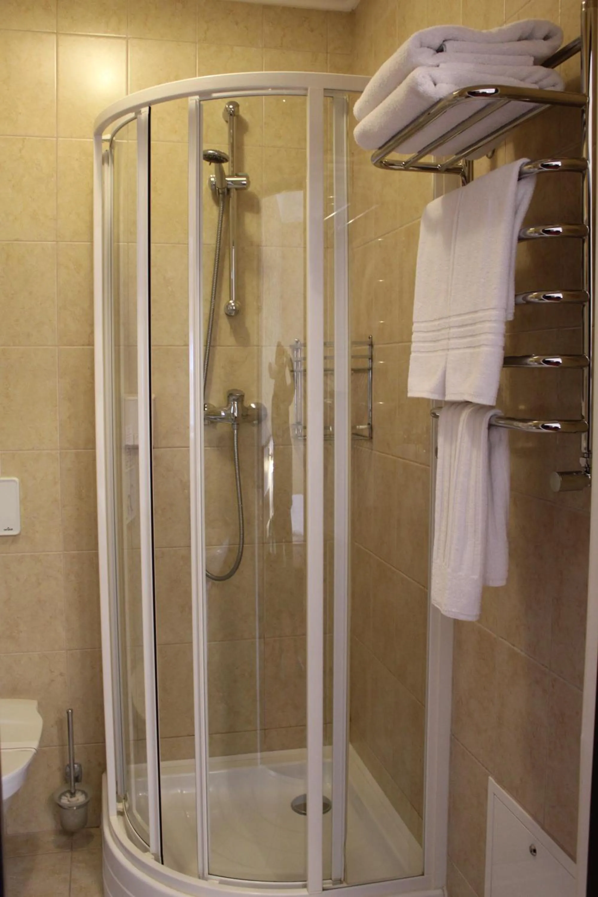 Shower in Kiev 365 Park Hotel