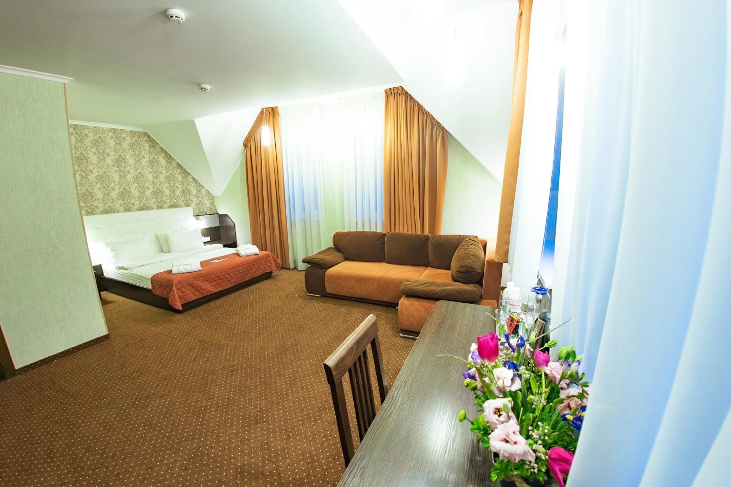 Photo of the whole room, Bed in Kiev 365 Park Hotel