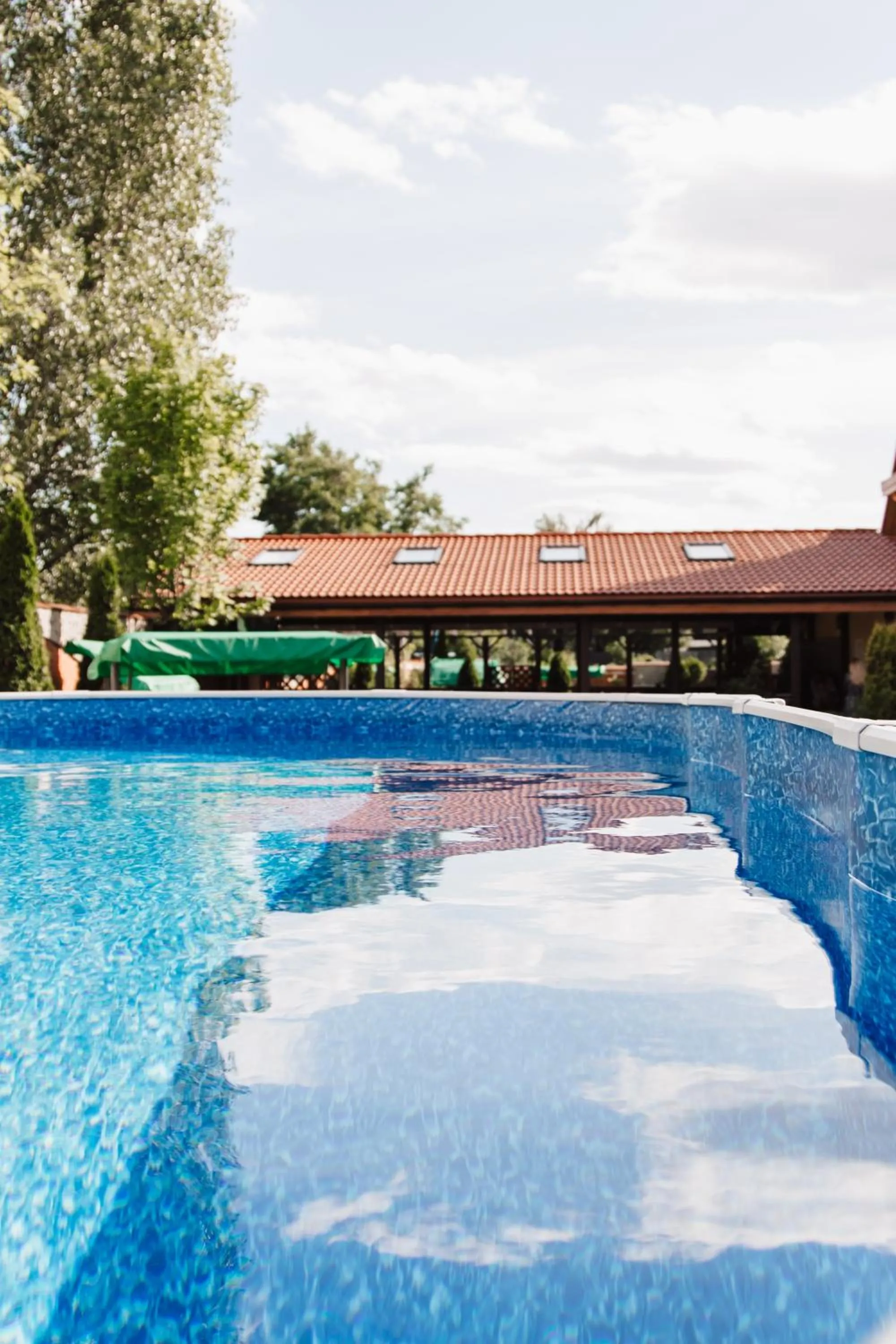 Swimming pool in Kiev 365 Park Hotel