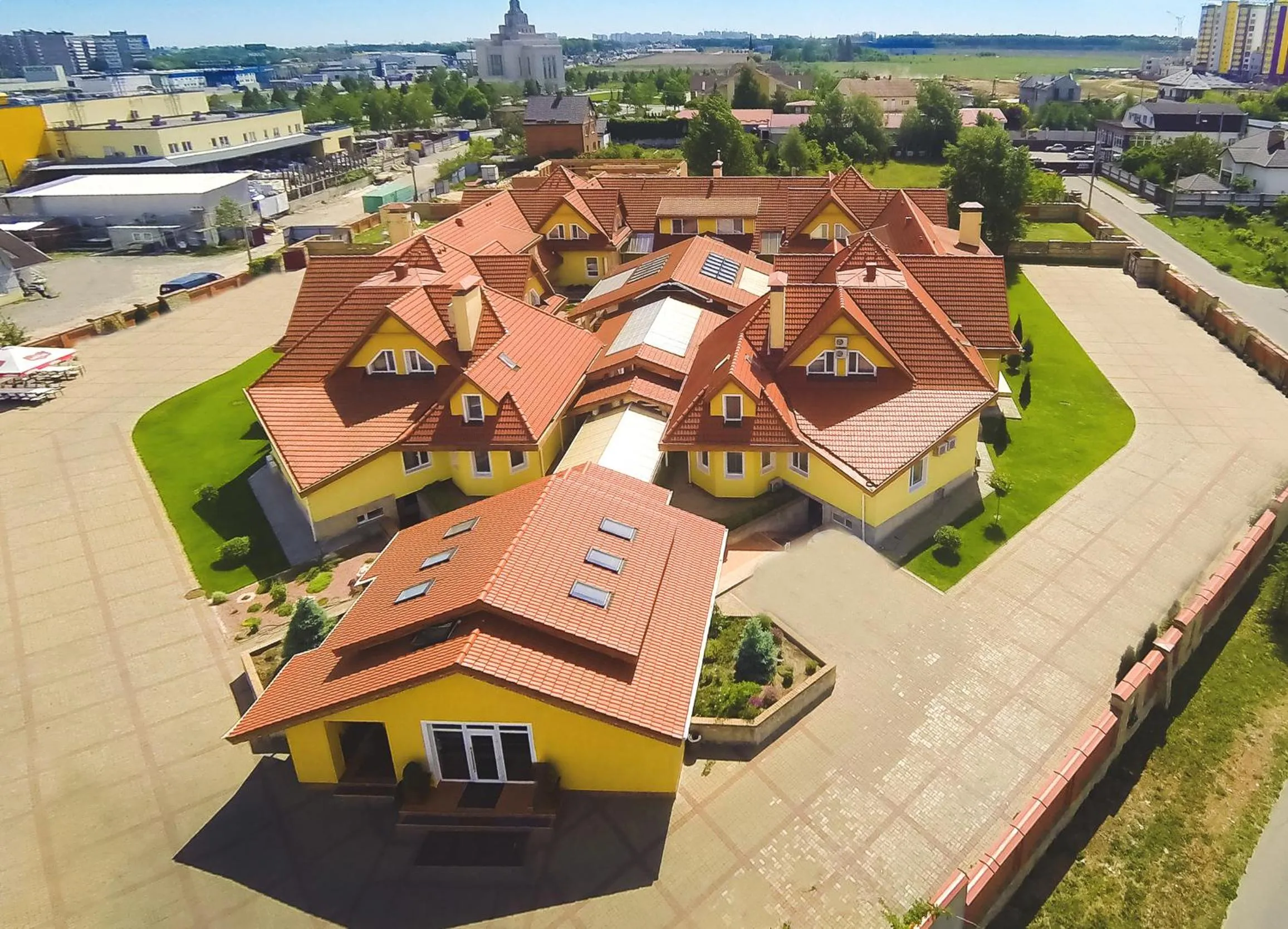 Facade/entrance in Kiev 365 Park Hotel