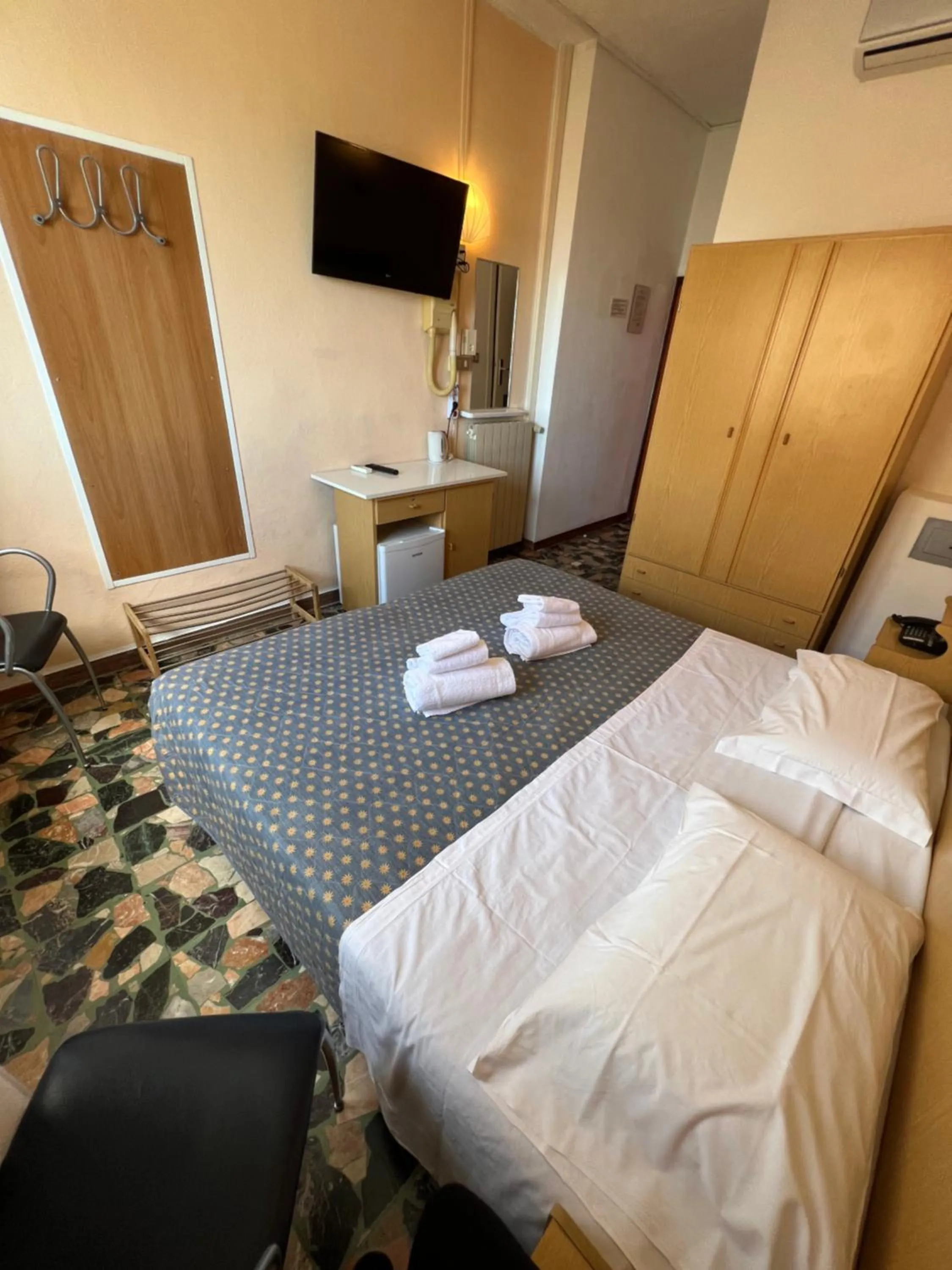 TV and multimedia in Hotel Aurora